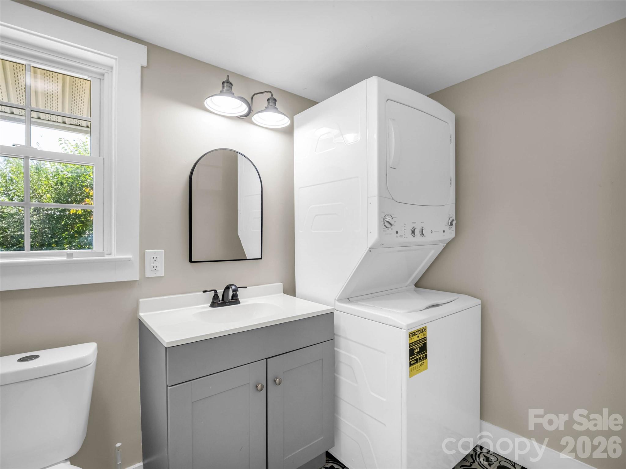 795 W Tate Street Property Photo 24