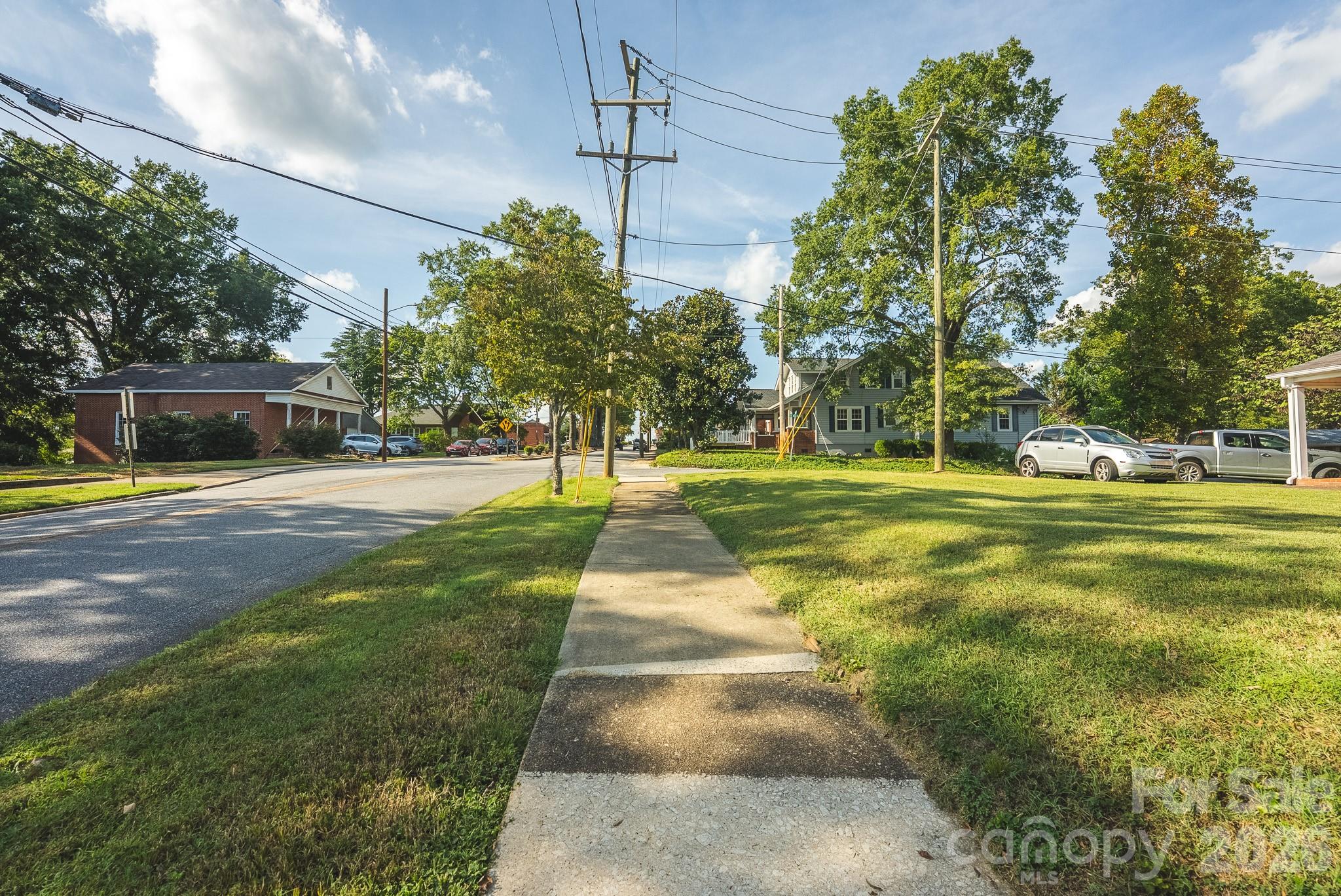 12 1st Avenue Drive Property Photo 7