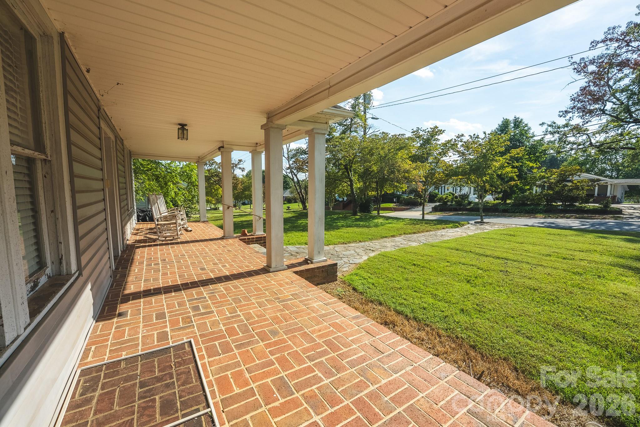 12 1st Avenue Drive Property Photo 8