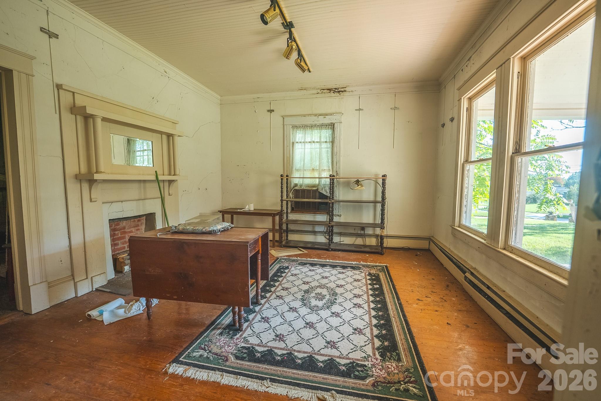 12 1st Avenue Drive Property Photo 10