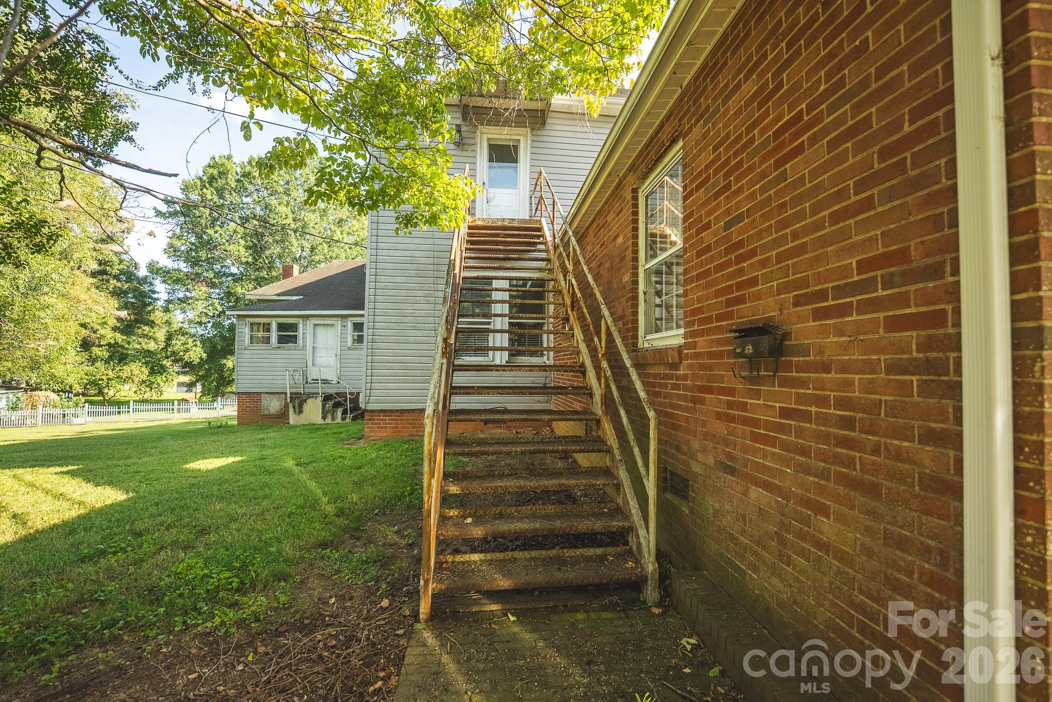 12 1st Avenue Drive Property Photo 31