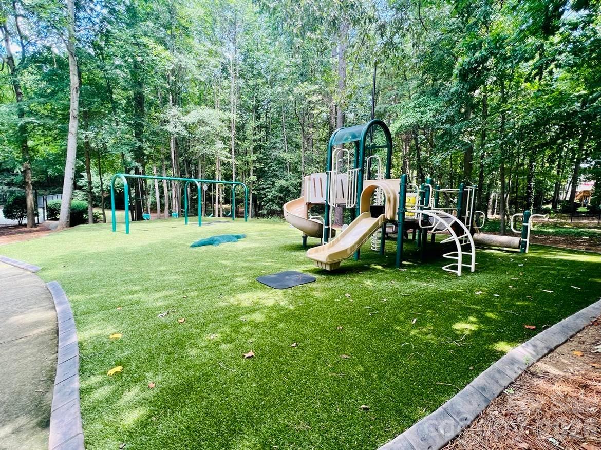 4224 Mountain Cove Drive Property Photo 46