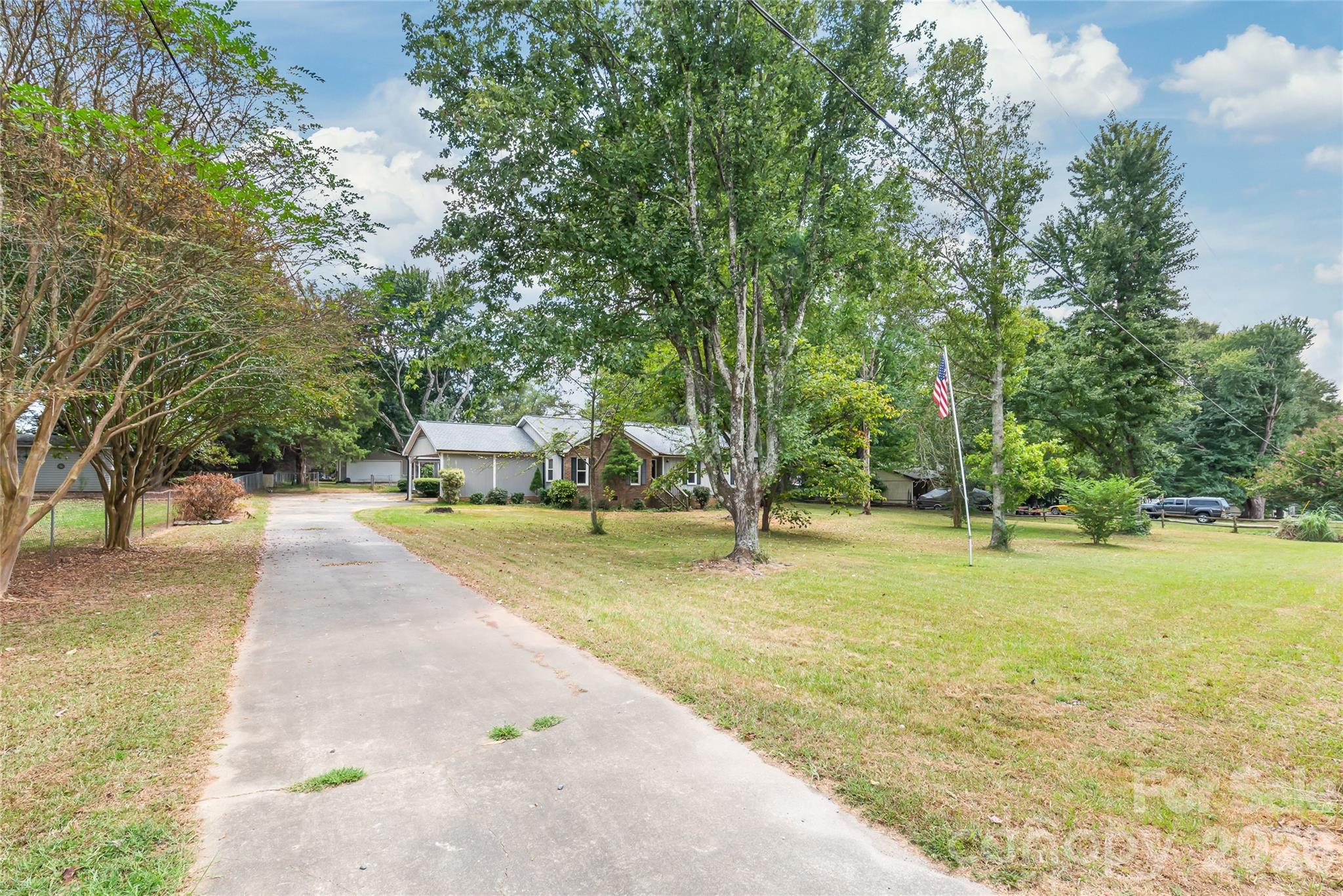 1011 Robin Lane Property Photo 2