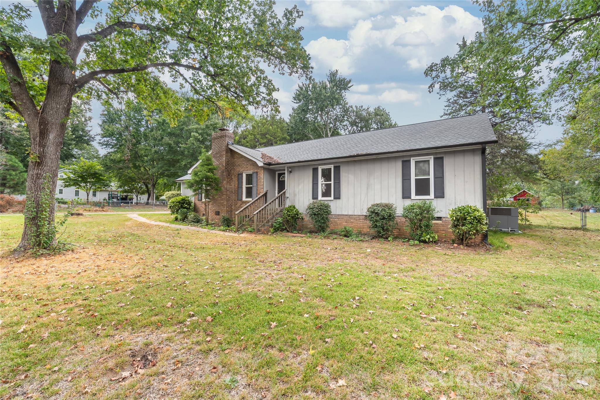 1011 Robin Lane Property Photo 7