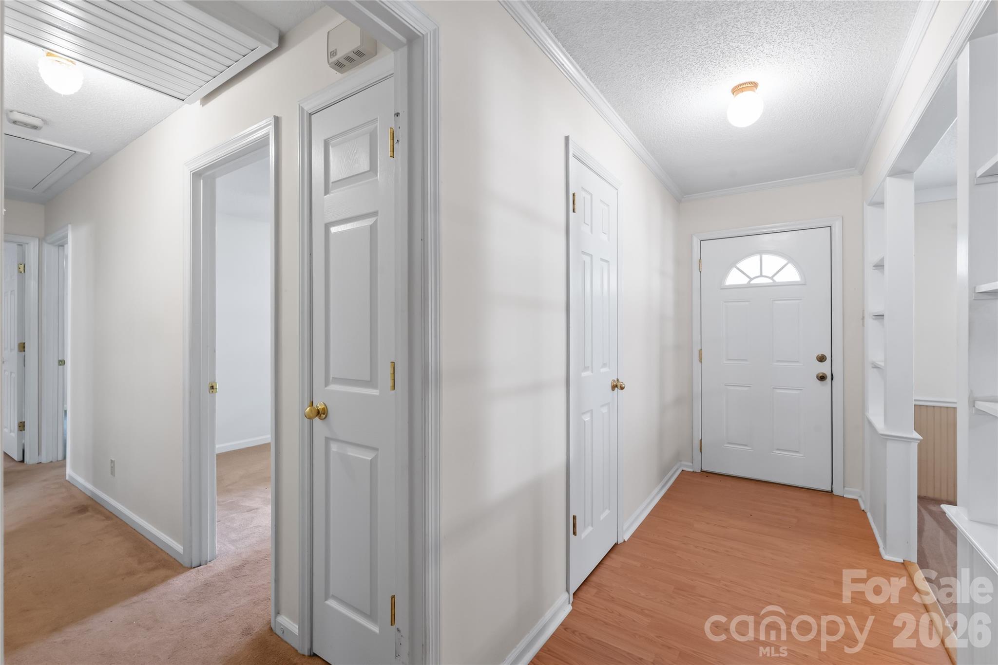 1011 Robin Lane Property Photo 11