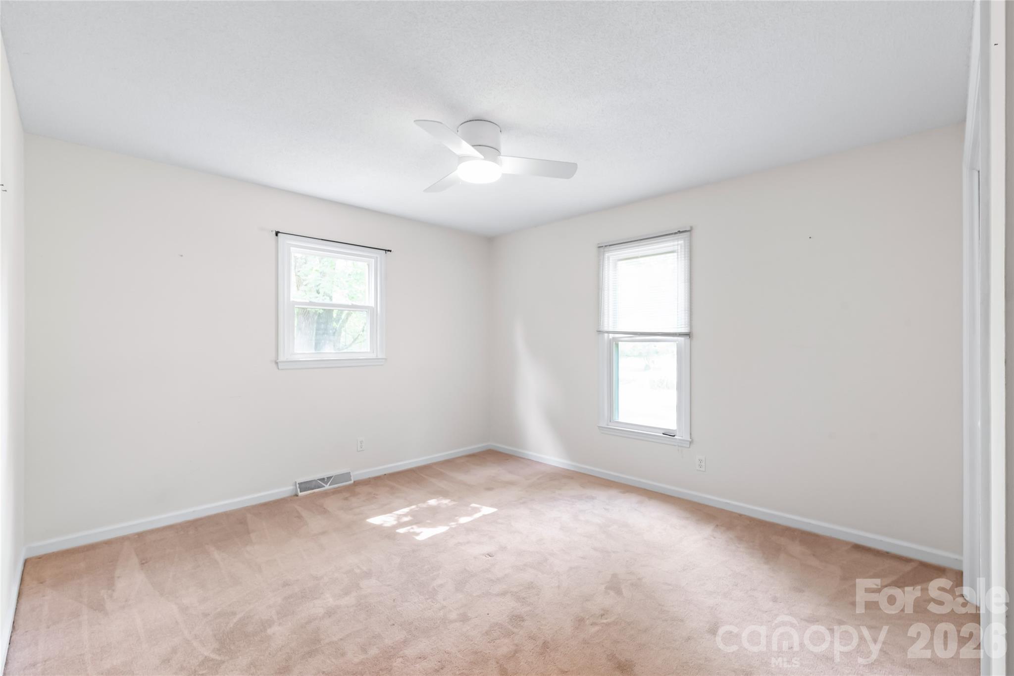 1011 Robin Lane Property Photo 16
