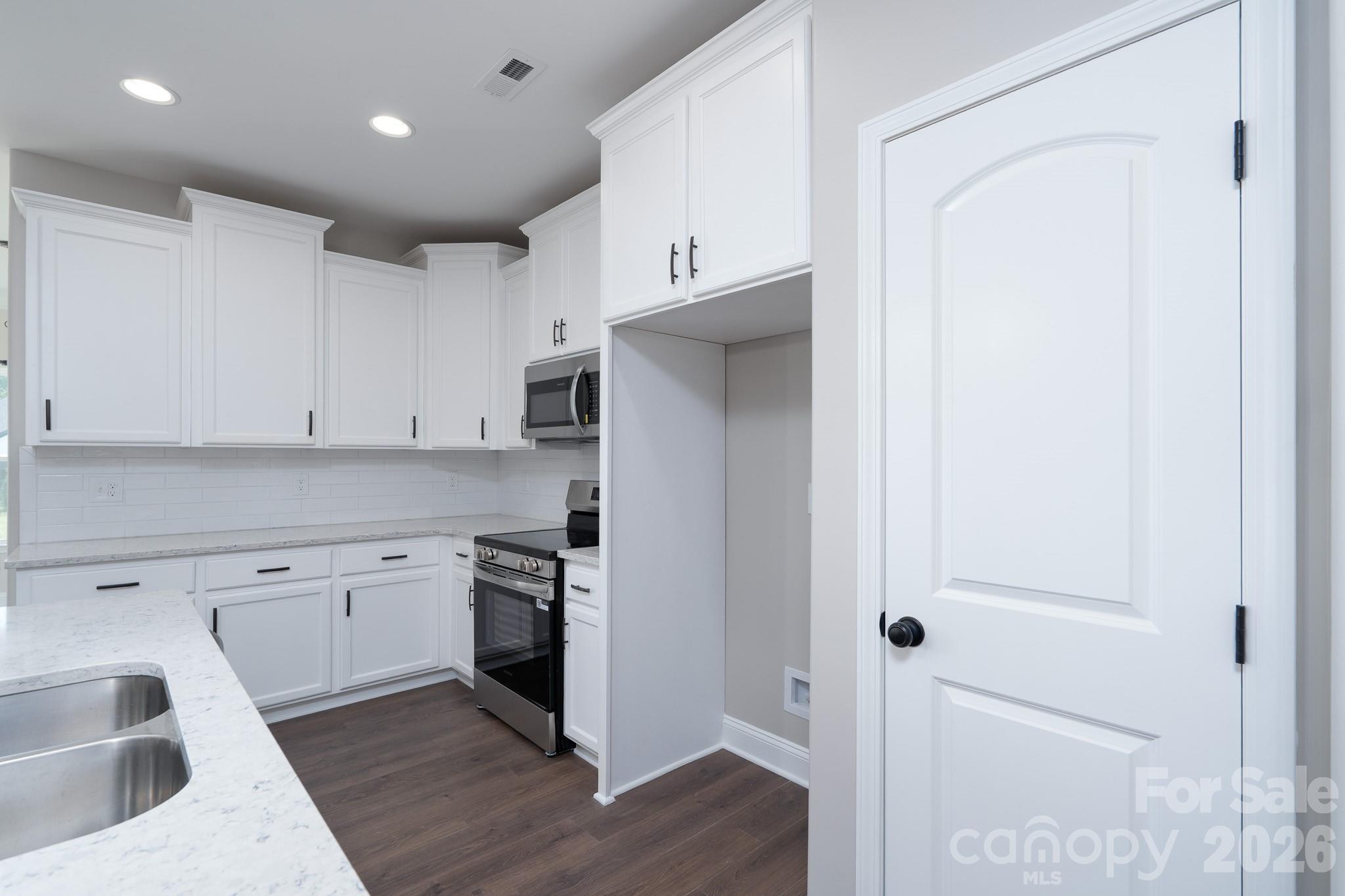 1177 Stonegate Drive Property Photo 10