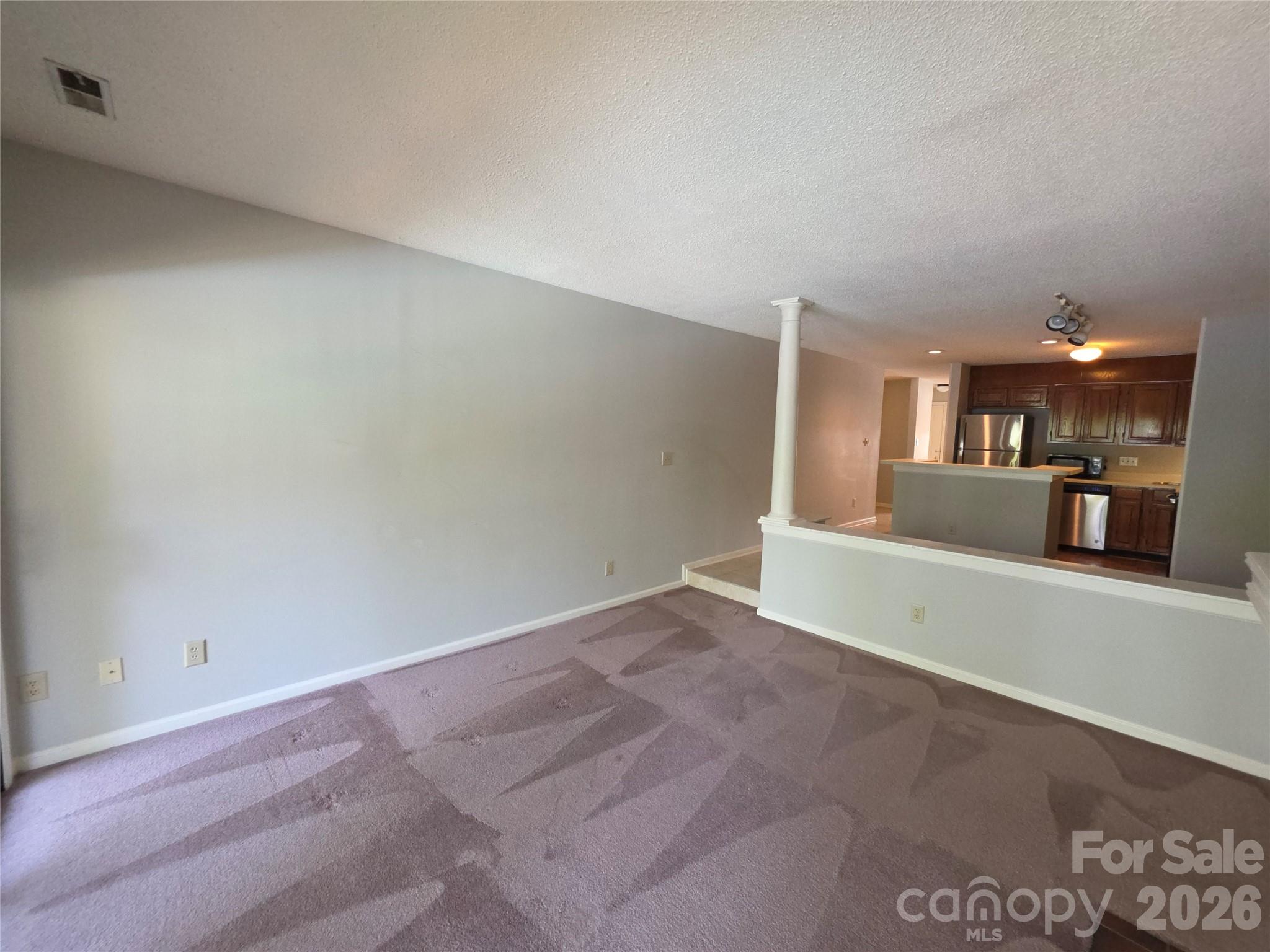 323 Northwest Drive Property Photo 11