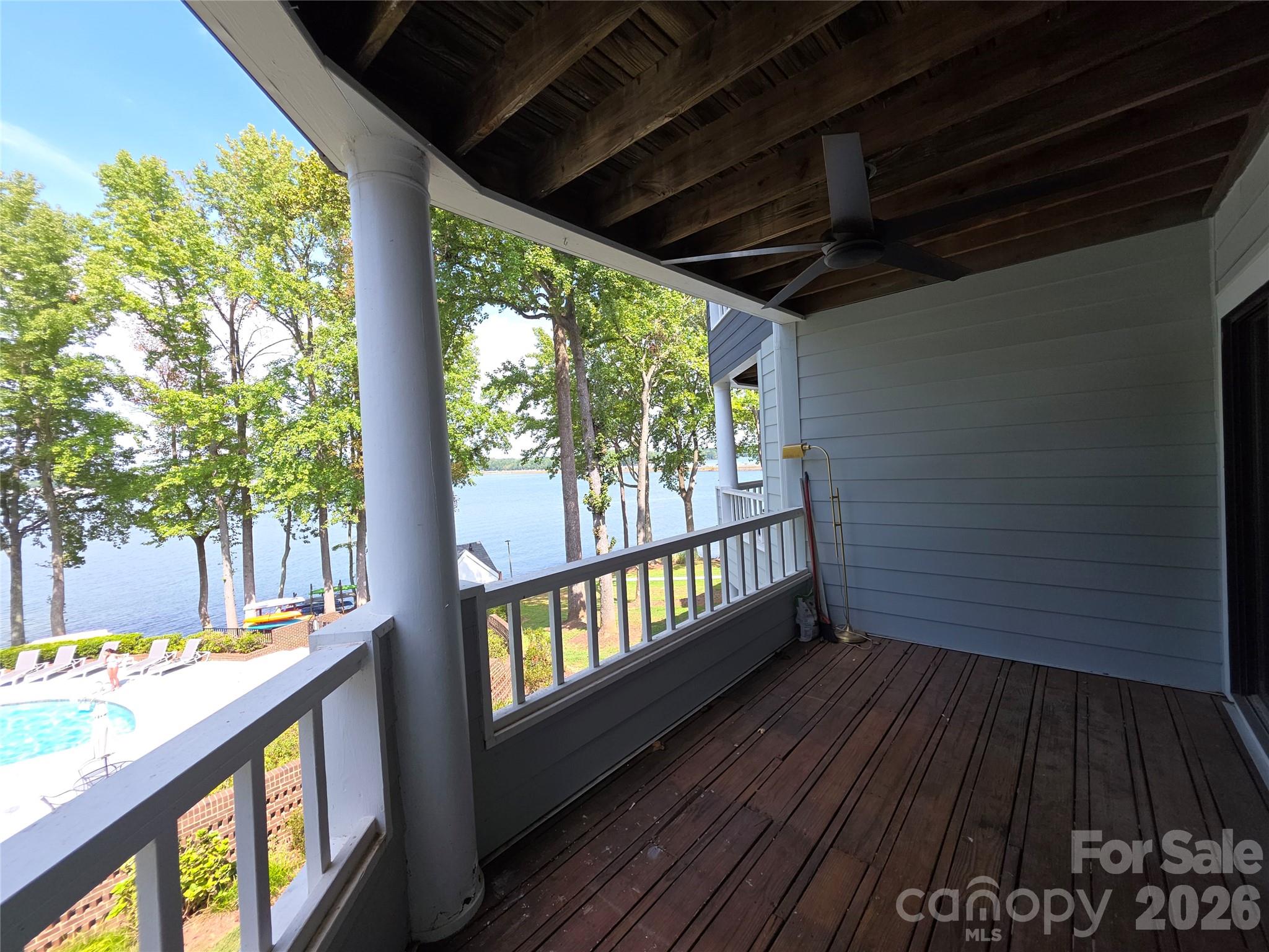 323 Northwest Drive Property Photo 14