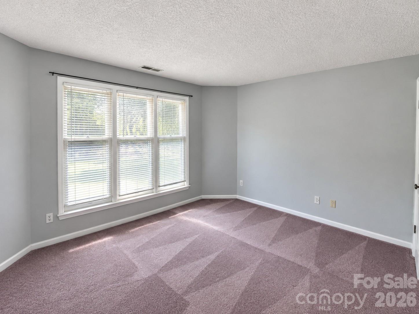 323 Northwest Drive Property Photo 20