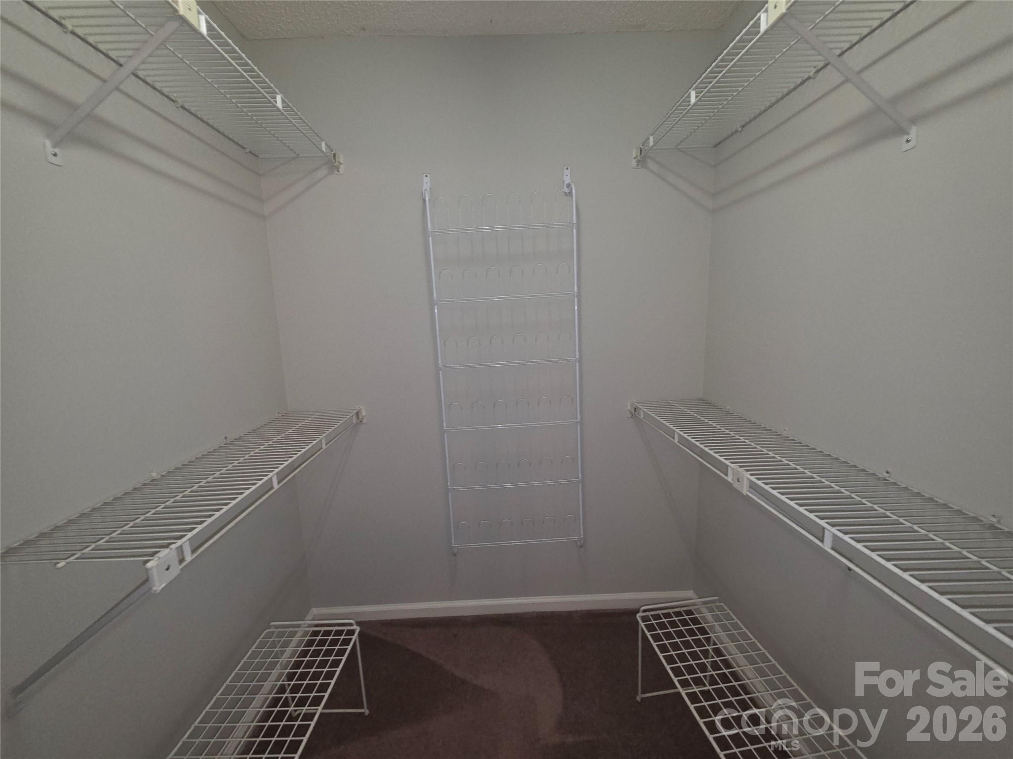 323 Northwest Drive Property Photo 21