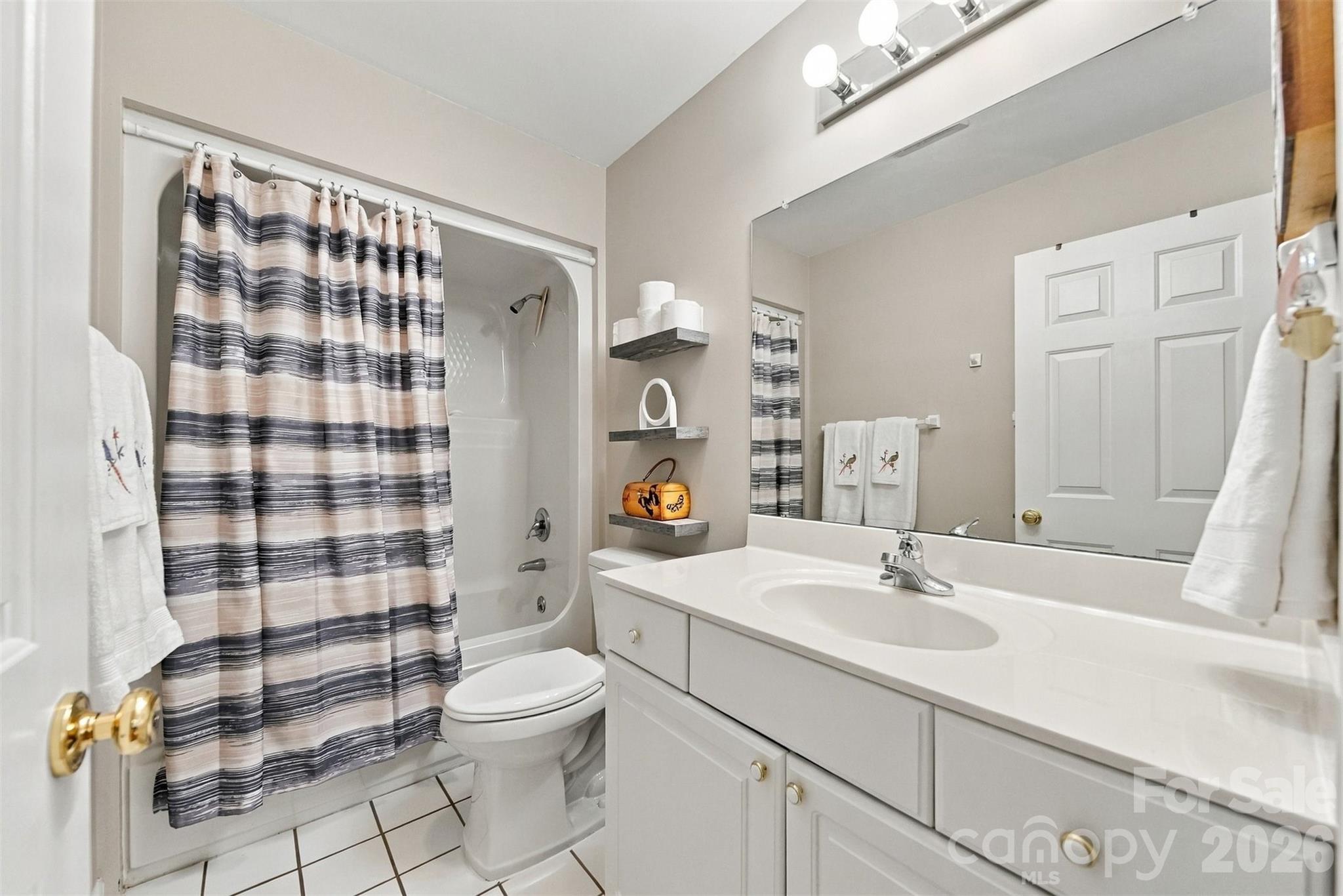 81 Emerald Point Drive Property Photo 24