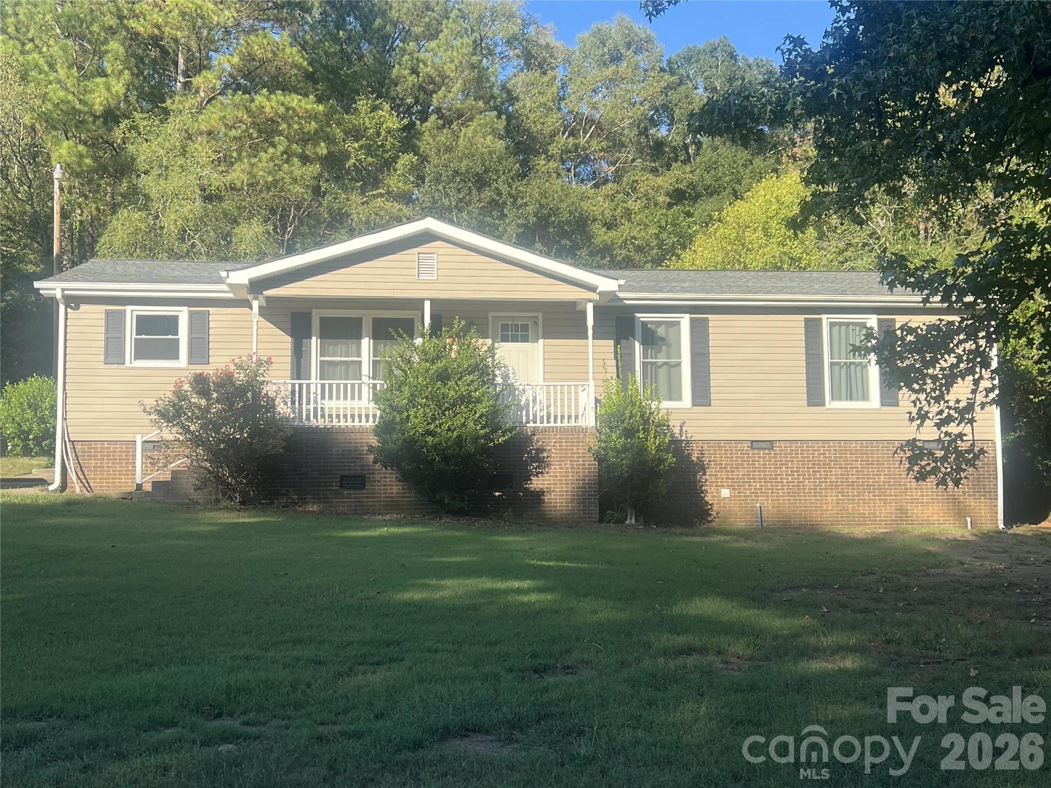 2848 Forest Hills Circle Property Photo 1