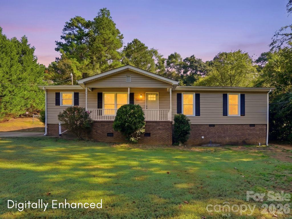 2848 Forest Hills Circle Property Photo 1