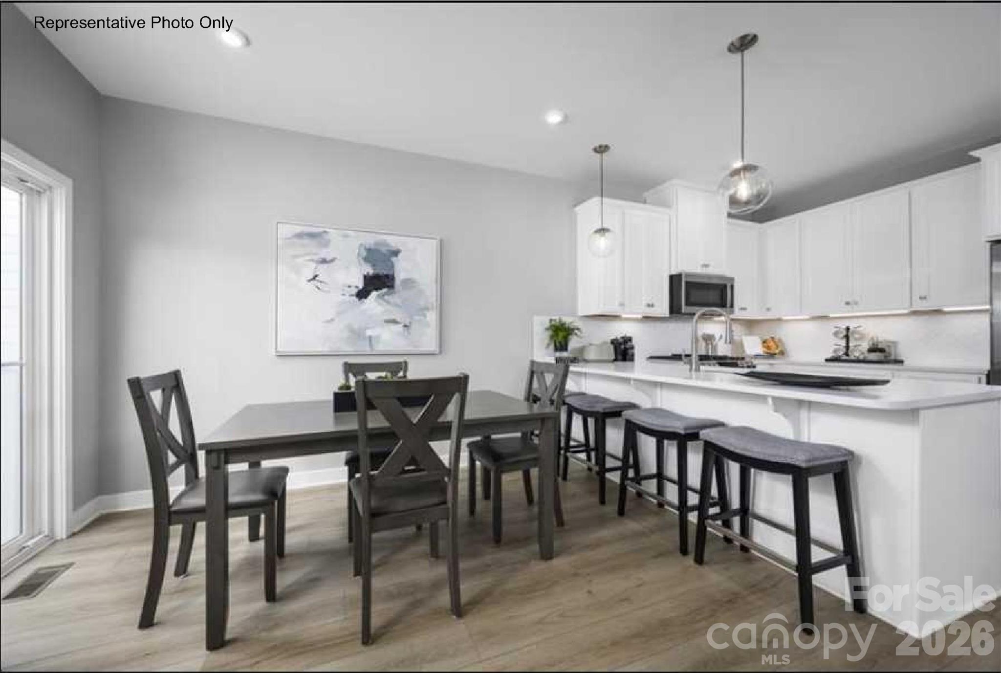 2262 Flicker Road Property Photo 4