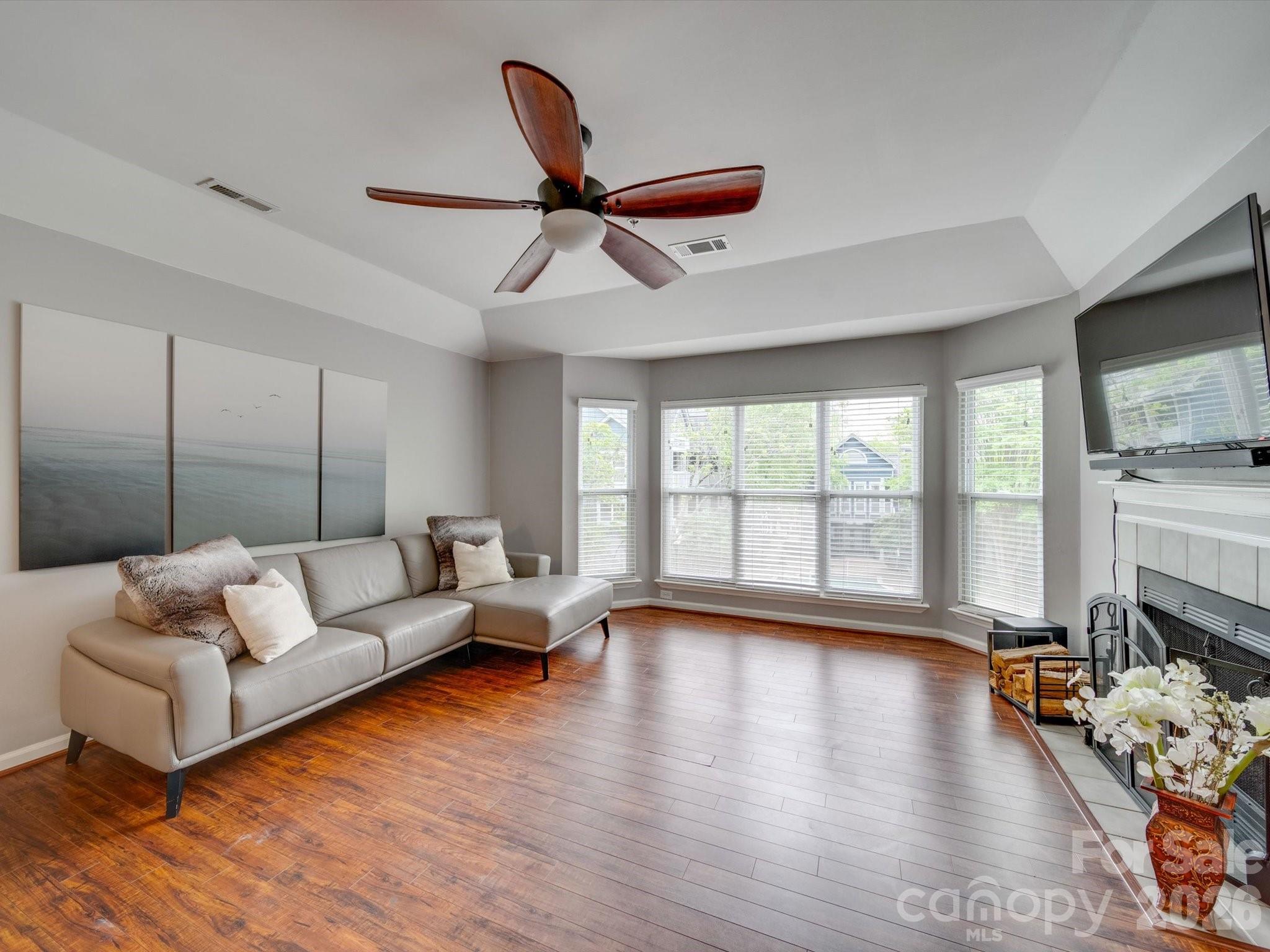 517 N Graham Street 3c Property Photo 6