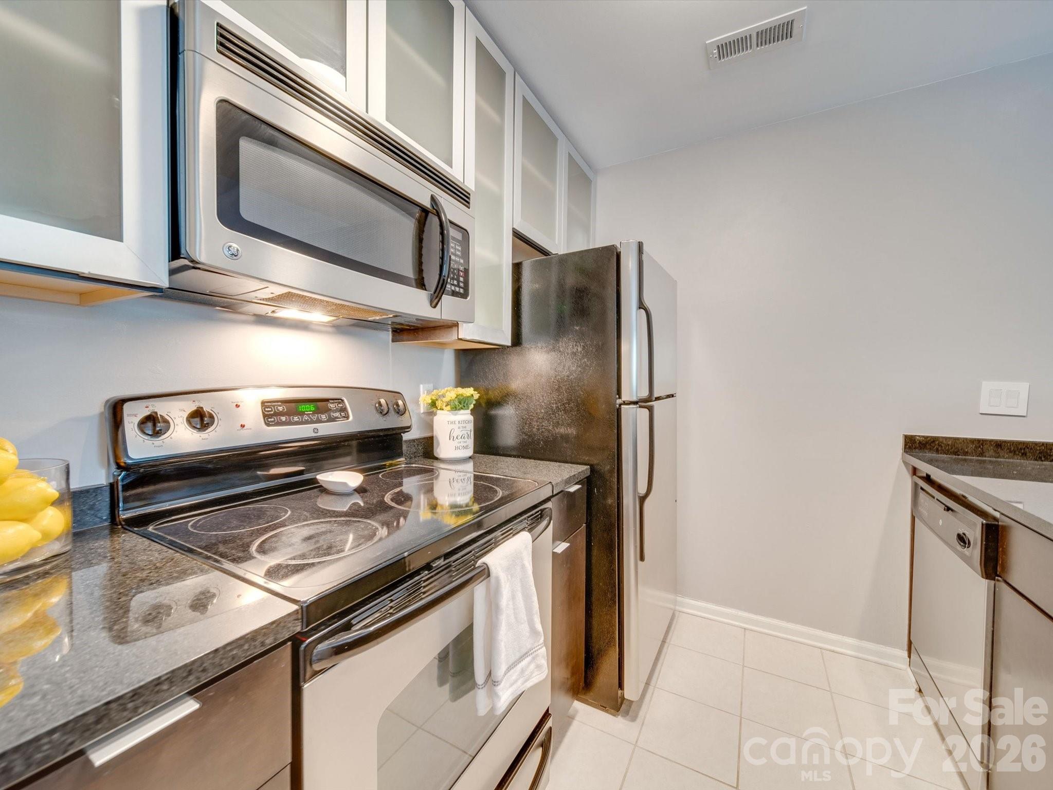 517 N Graham Street 3c Property Photo 10
