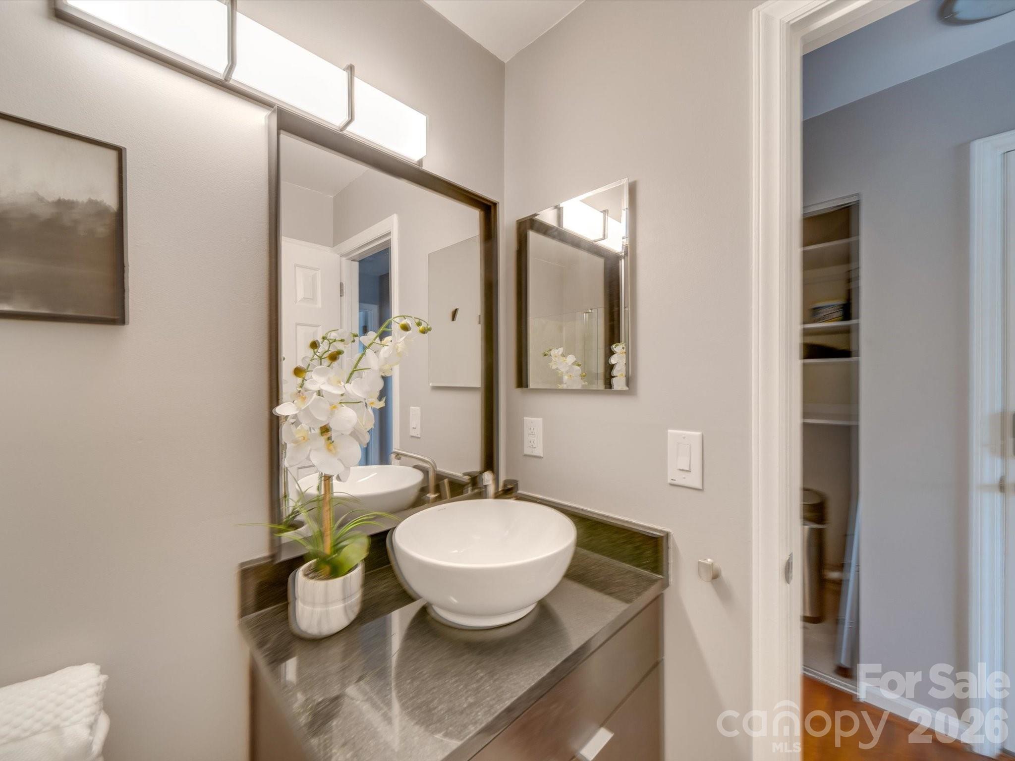 517 N Graham Street 3c Property Photo 14
