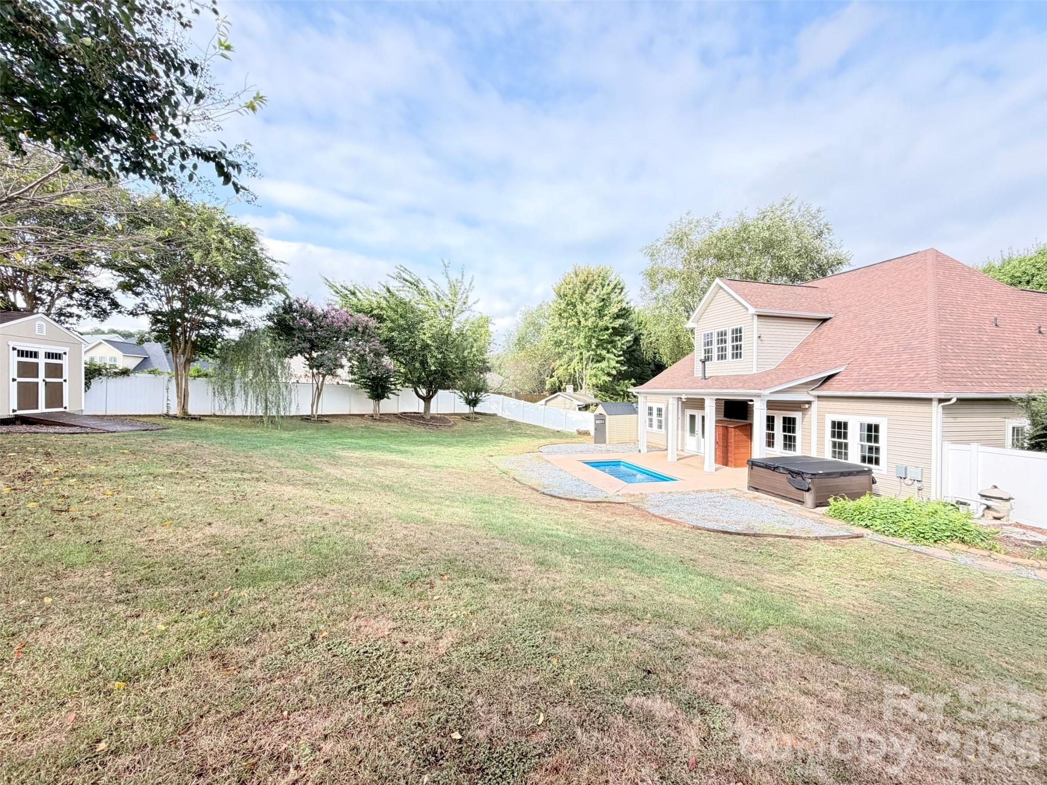 15203 Gathering Court Property Photo 5