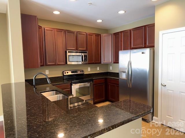 1000 E Woodlawn Road 303 Property Photo 2