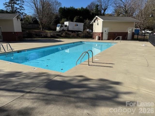 1000 E Woodlawn Road 303 Property Photo 17