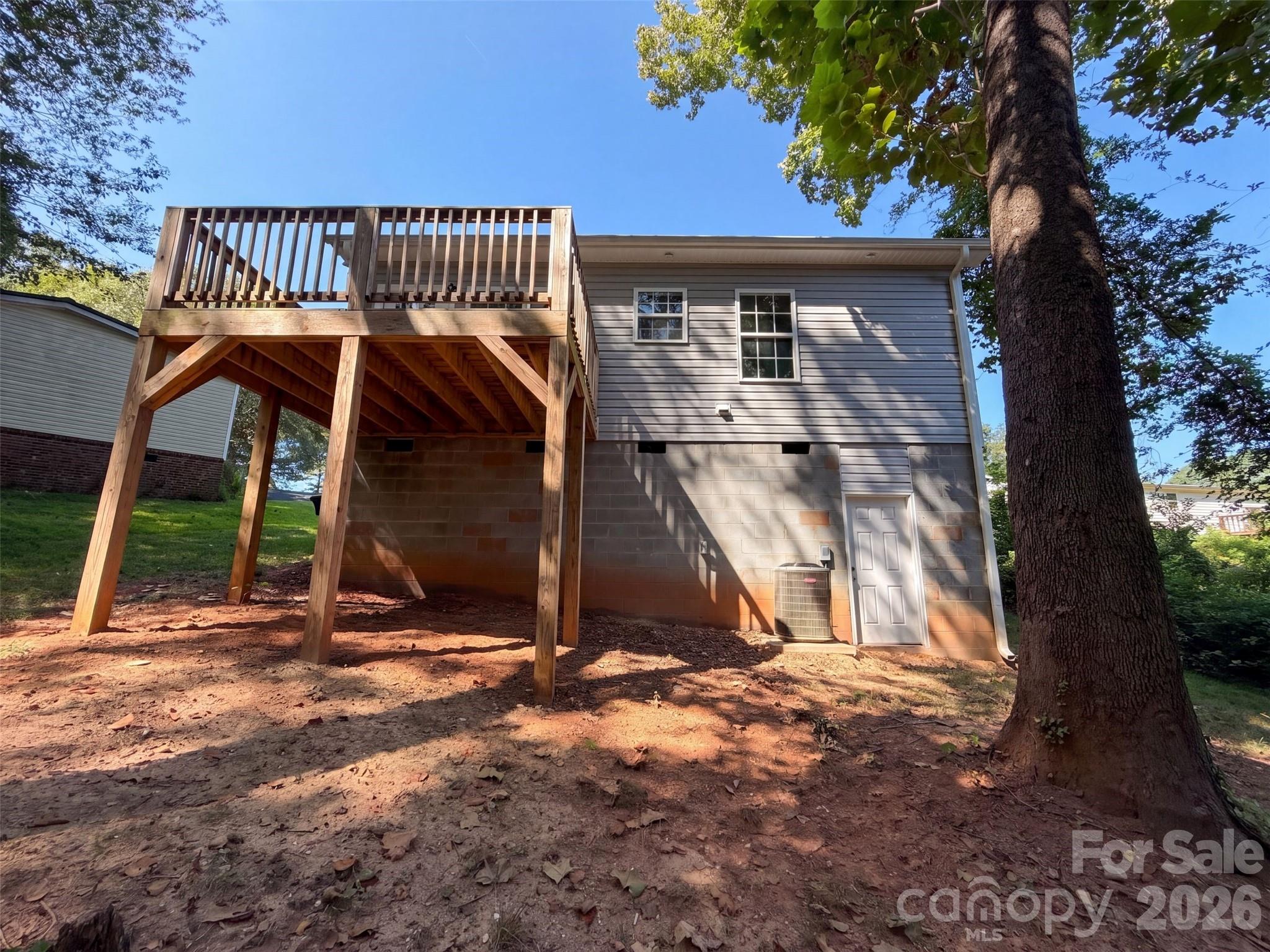 604 Stewart Court Property Photo 5
