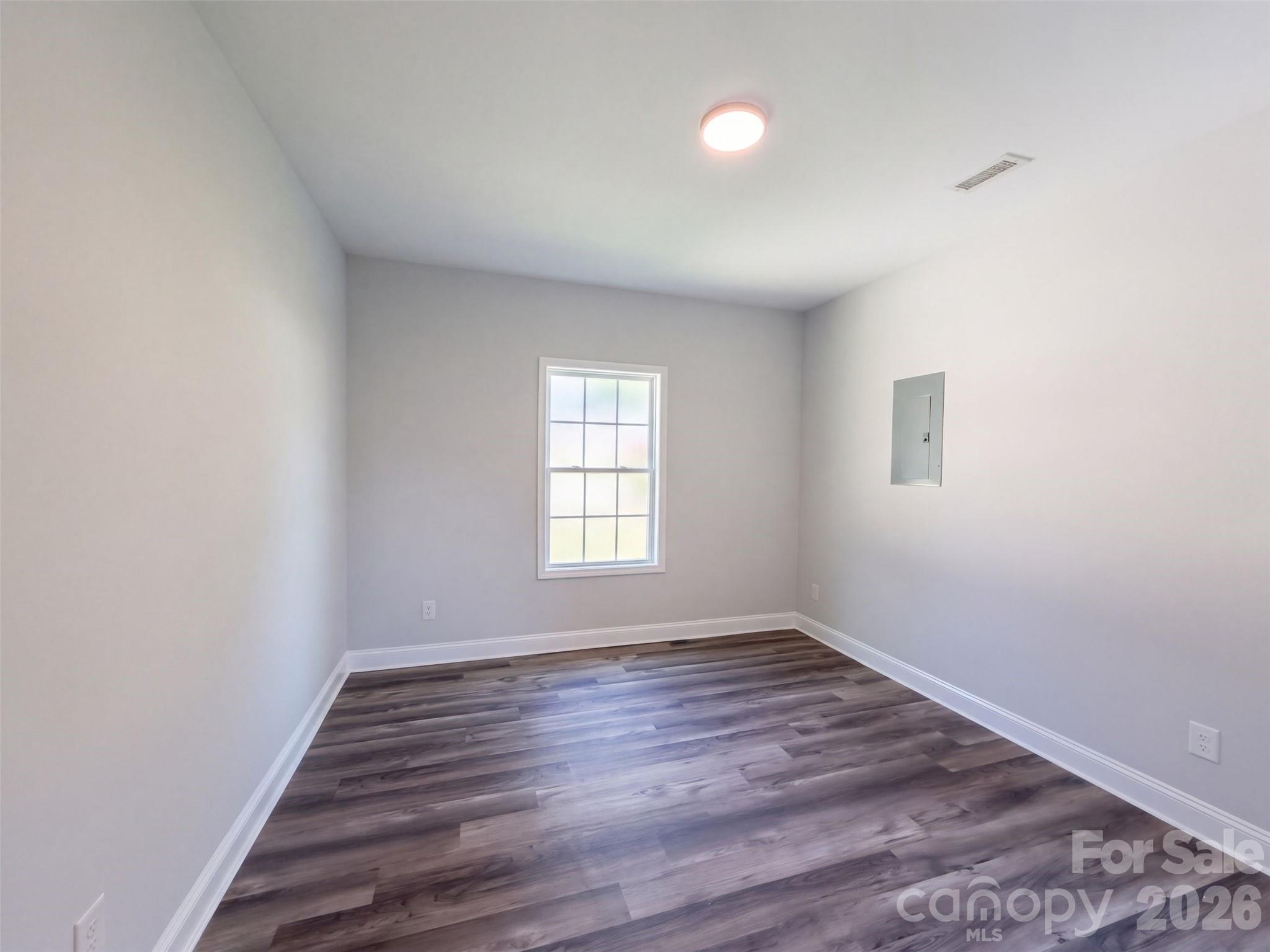 604 Stewart Court Property Photo 9
