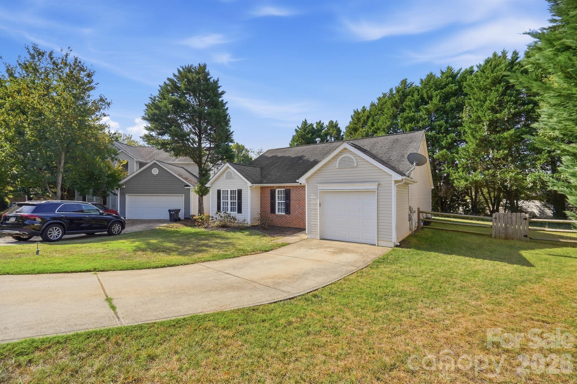 9100 Royal Highlands Court Property Photo 4