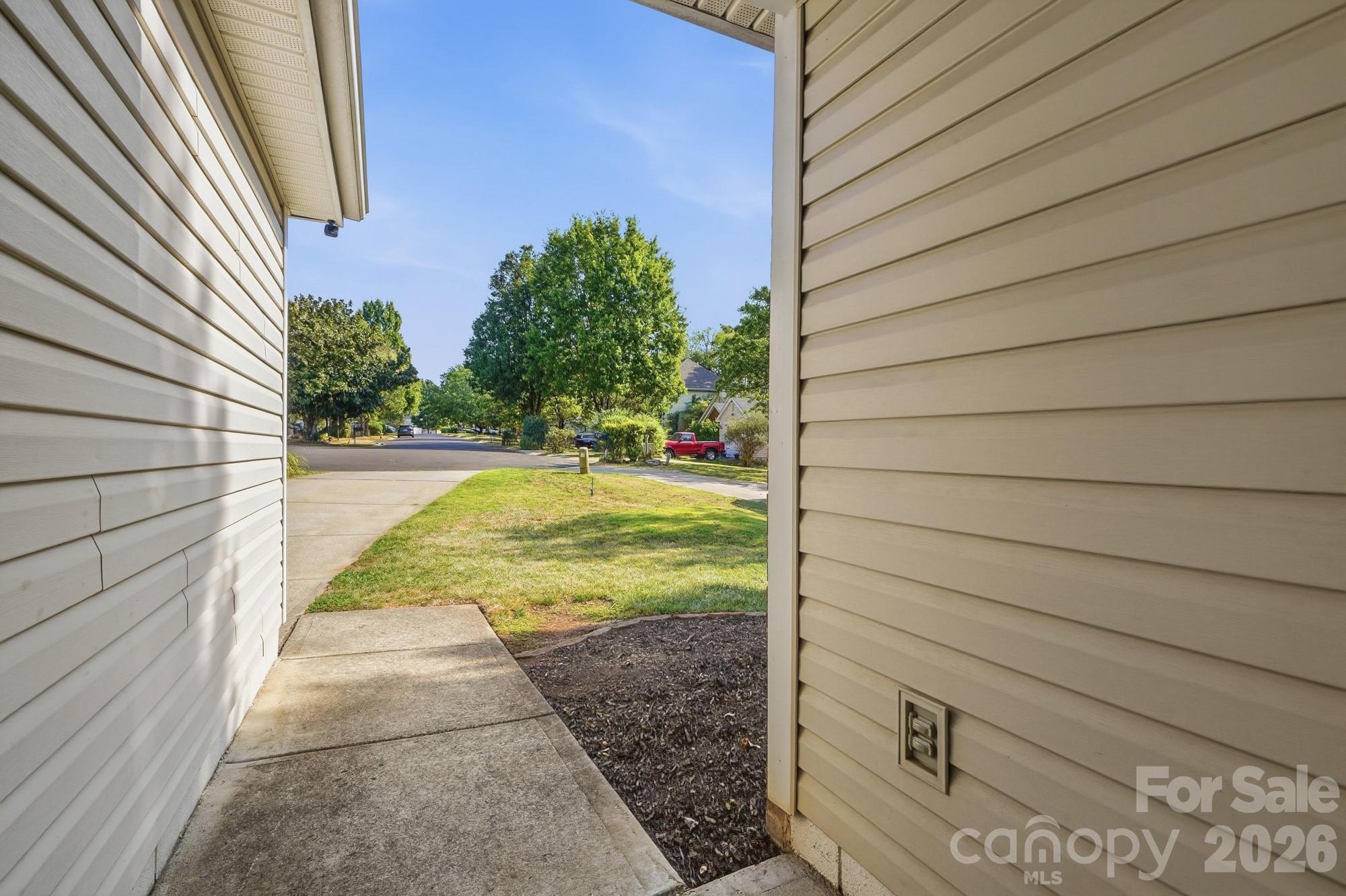 9100 Royal Highlands Court Property Photo 8