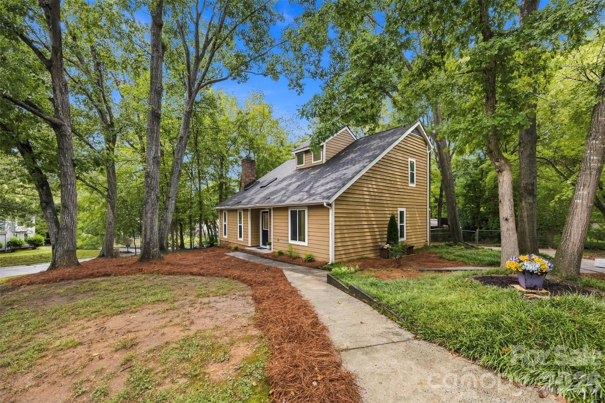 7401 Park Vista Circle Property Photo 1