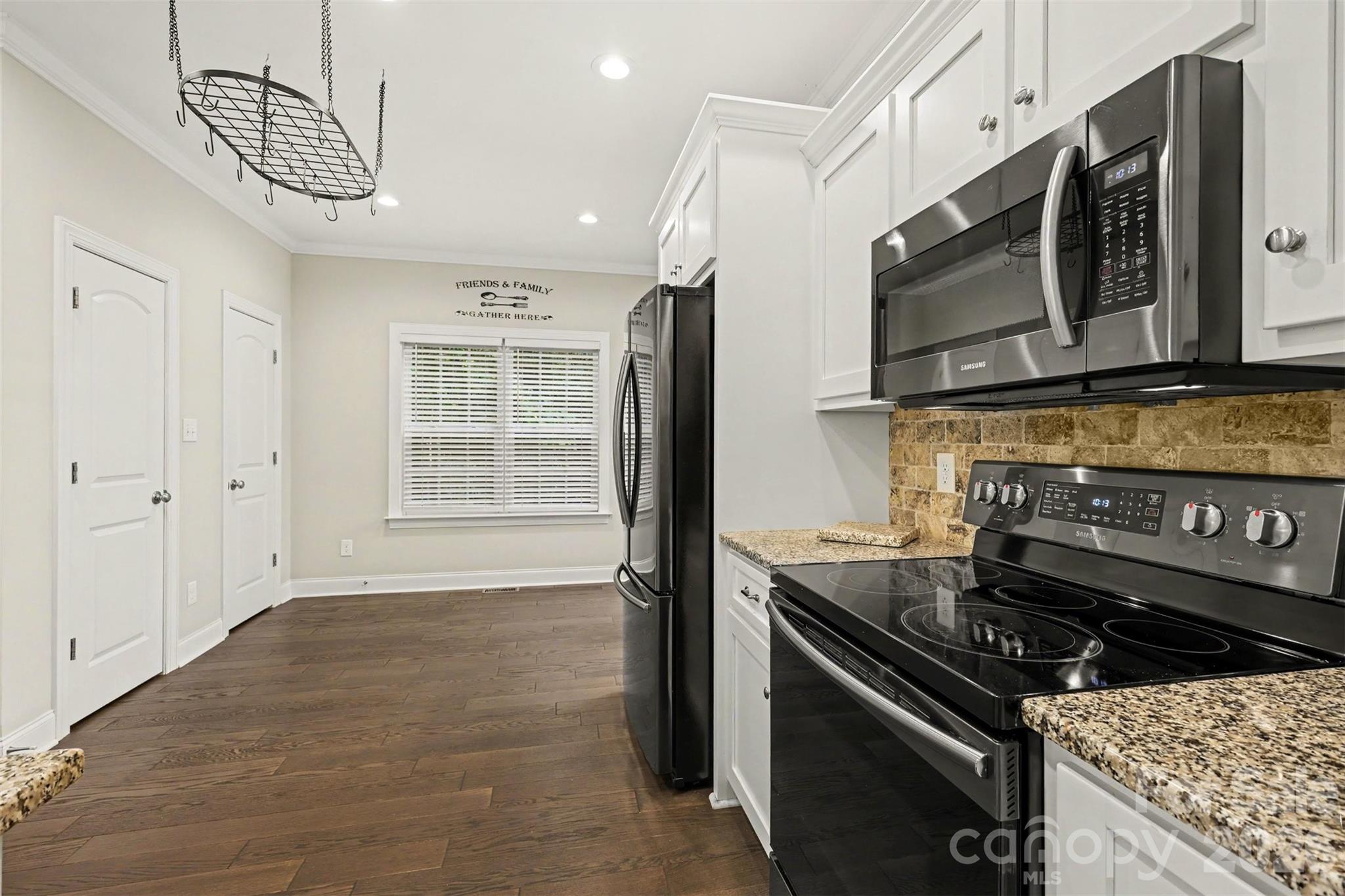 3743 Travertine Drive Property Photo 8