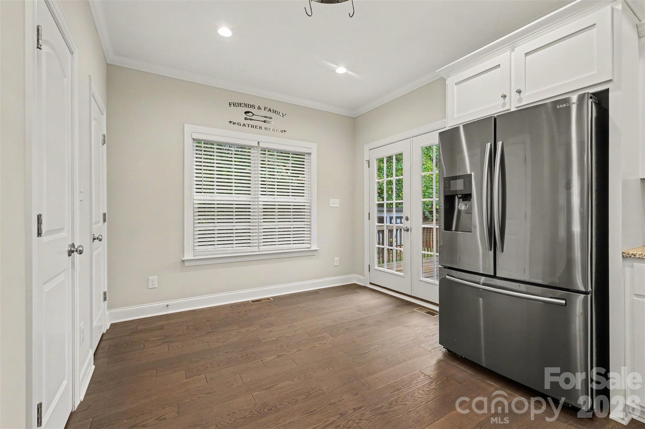 3743 Travertine Drive Property Photo 9