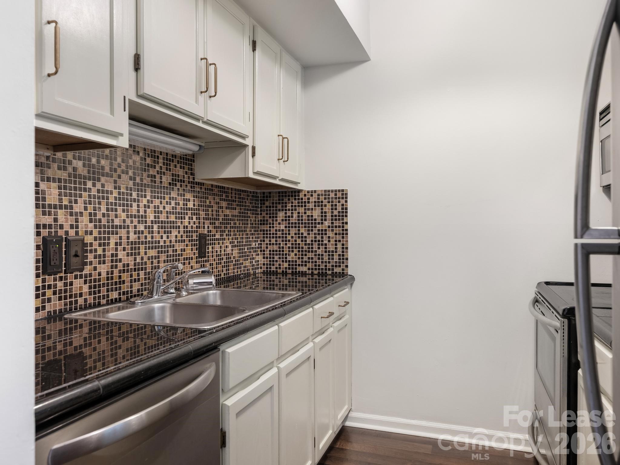 430 Queens Road 632 Property Photo 8