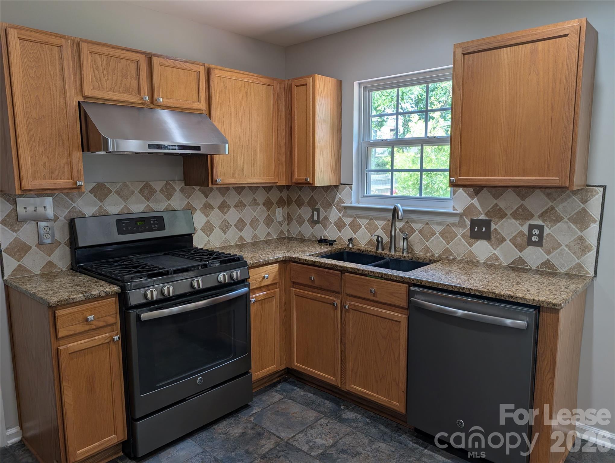9935 Redbud Tree Court Property Photo 4