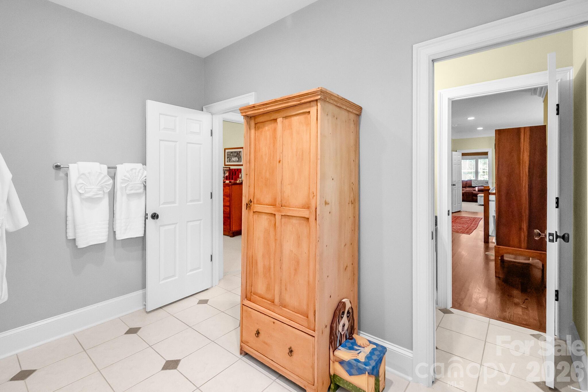 121 Seabury Drive Property Photo 27
