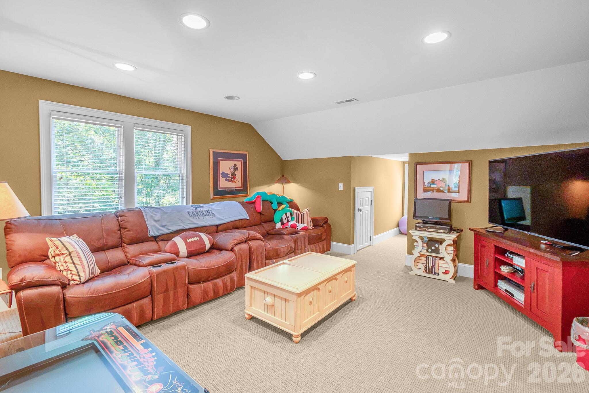 121 Seabury Drive Property Photo 30