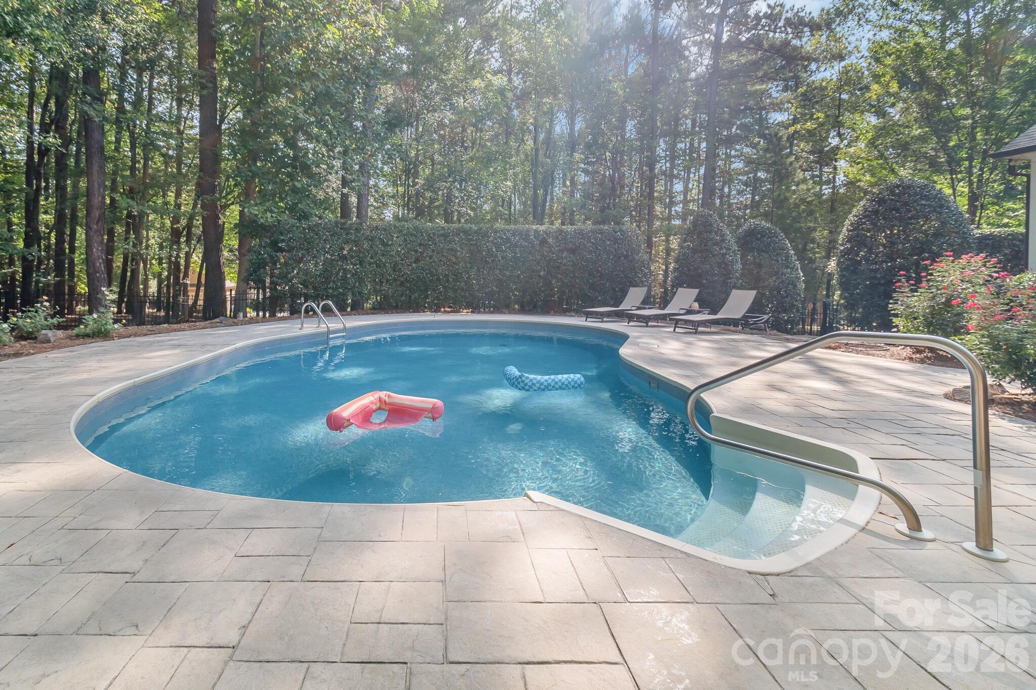 121 Seabury Drive Property Photo 32