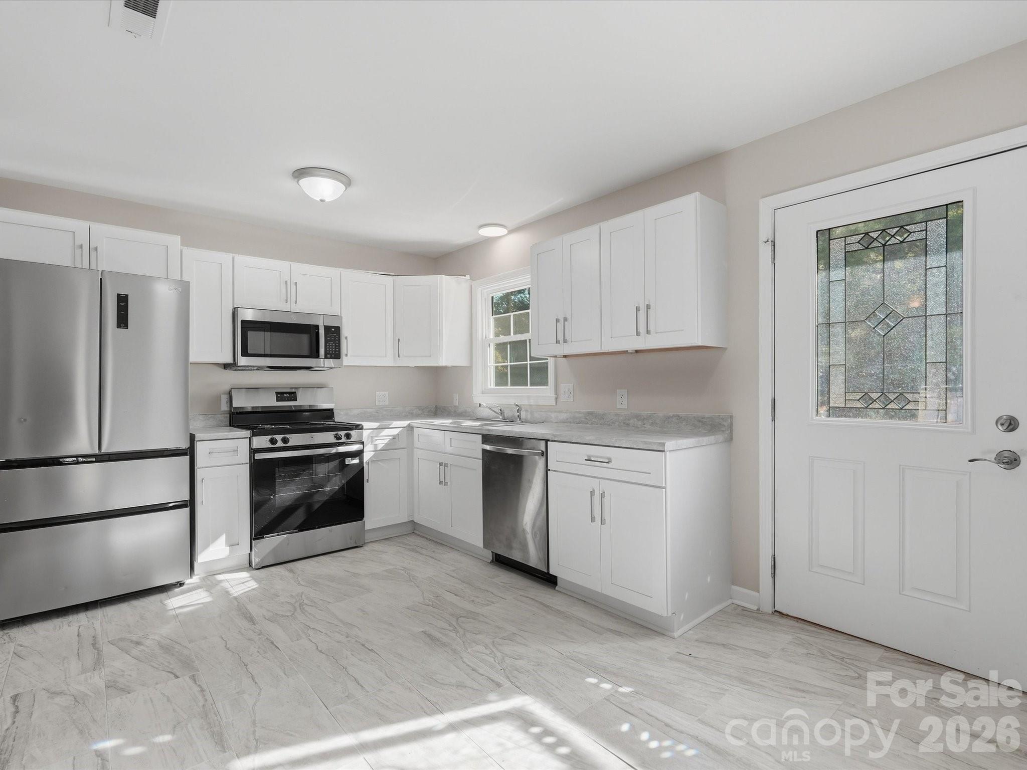 102 Cushman Drive Property Photo 1