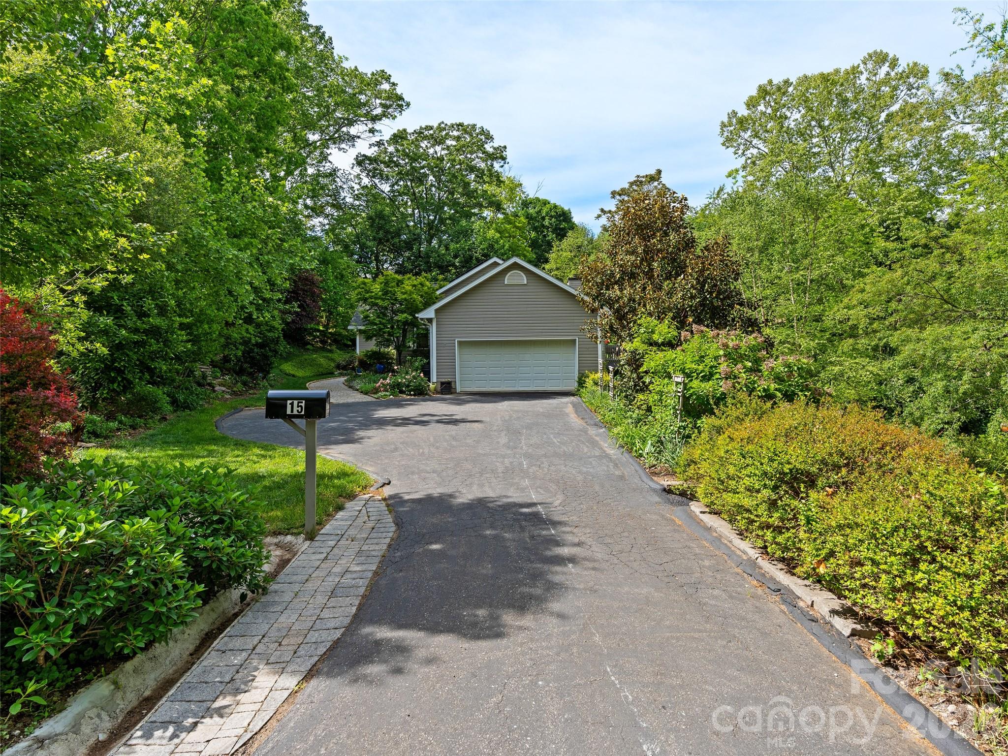 15 Baird Alley Property Photo 2