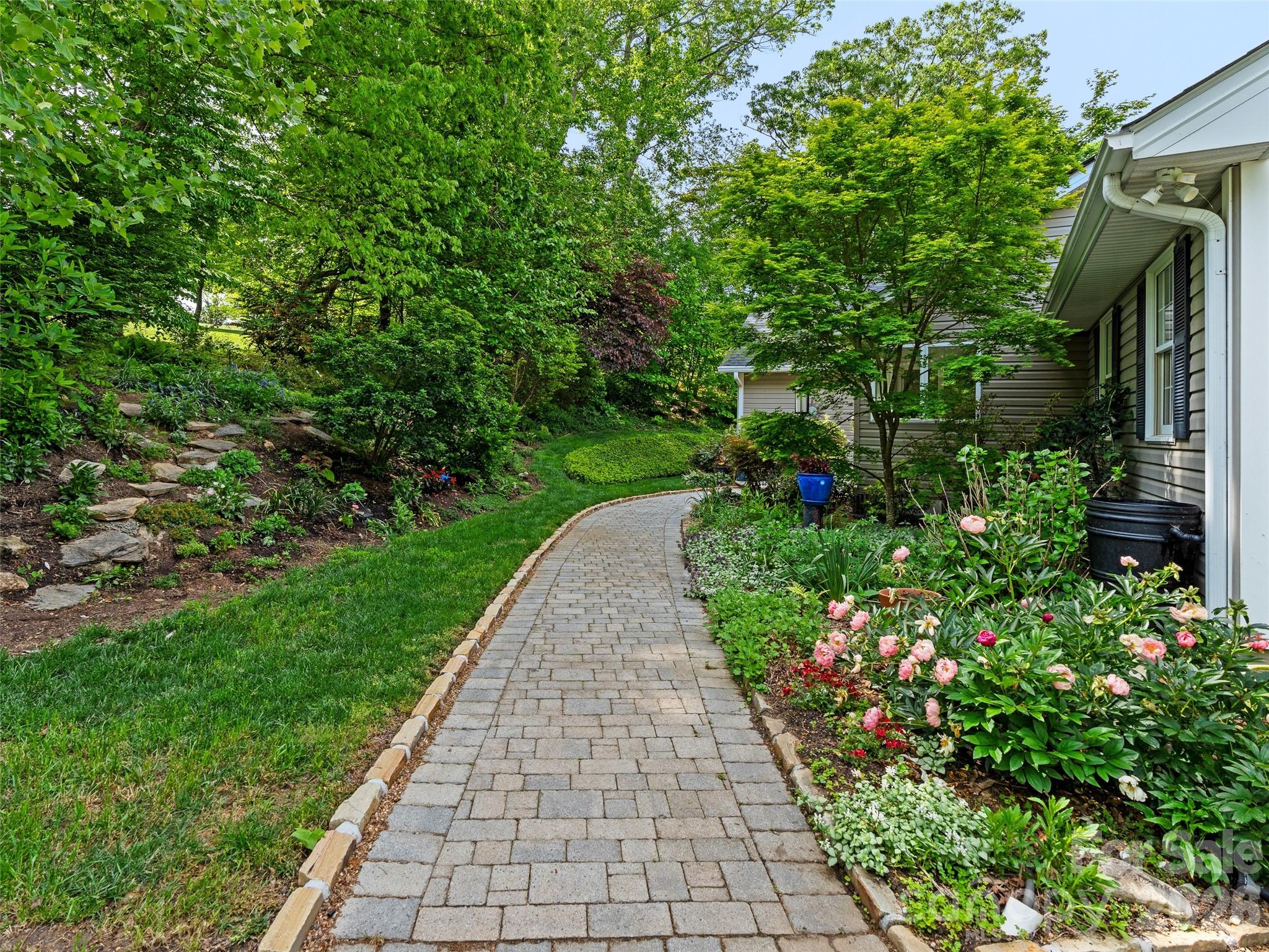 15 Baird Alley Property Photo 3
