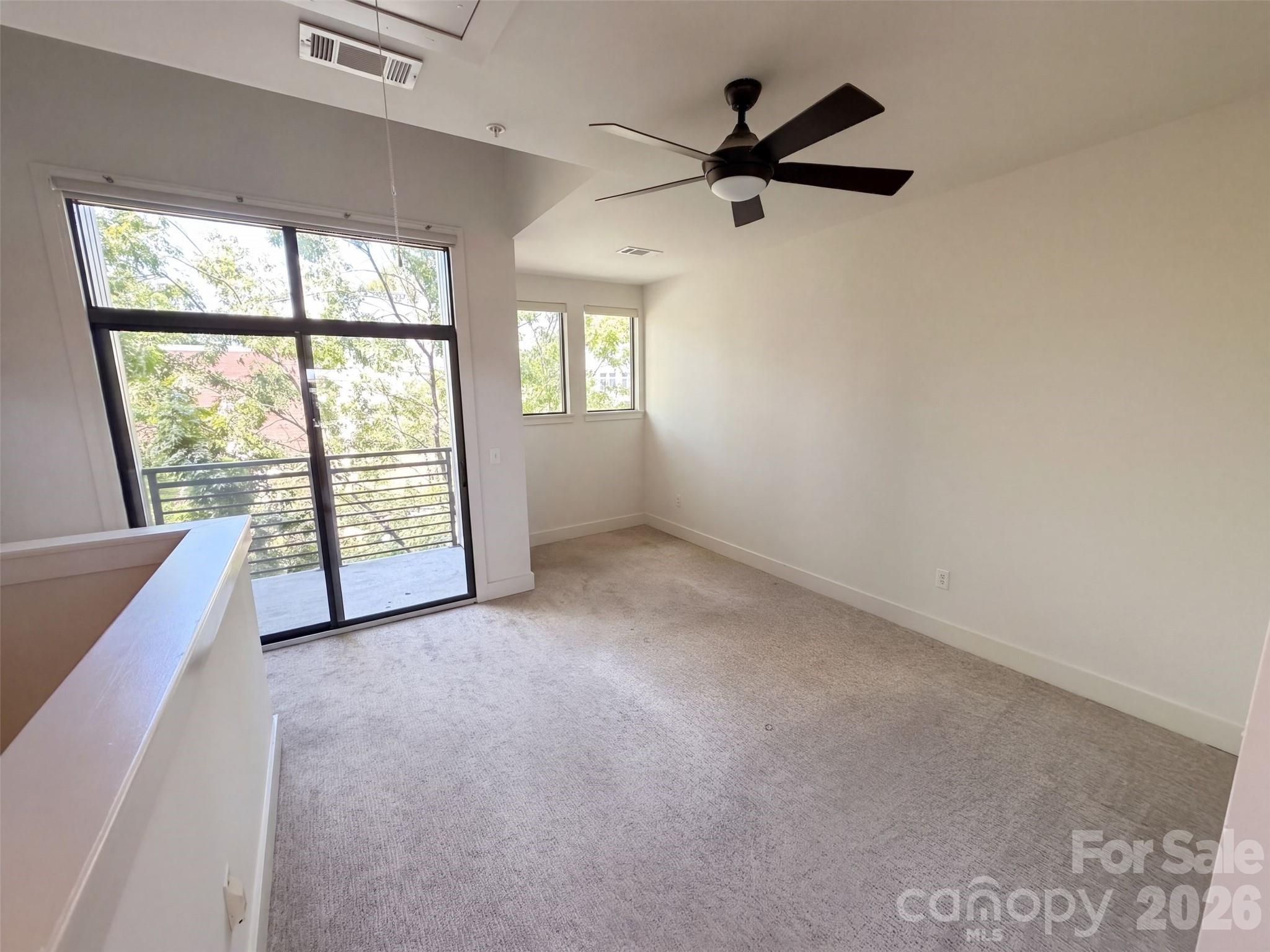 542 N Mcdowell Street Property Photo 4