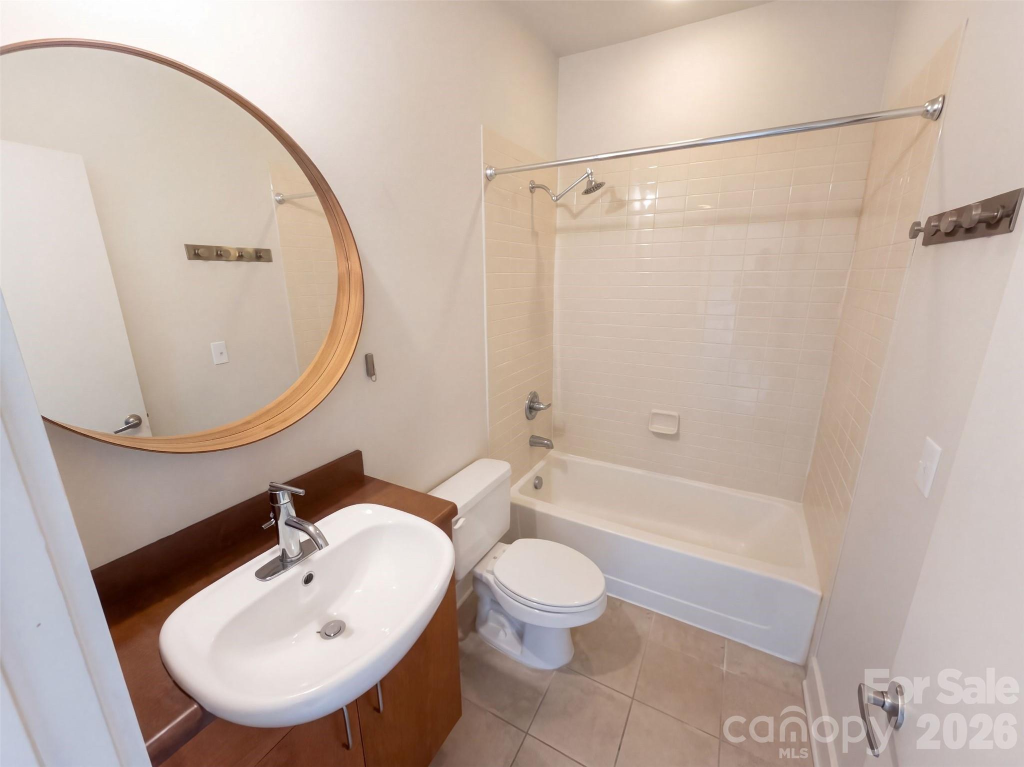 542 N Mcdowell Street Property Photo 12