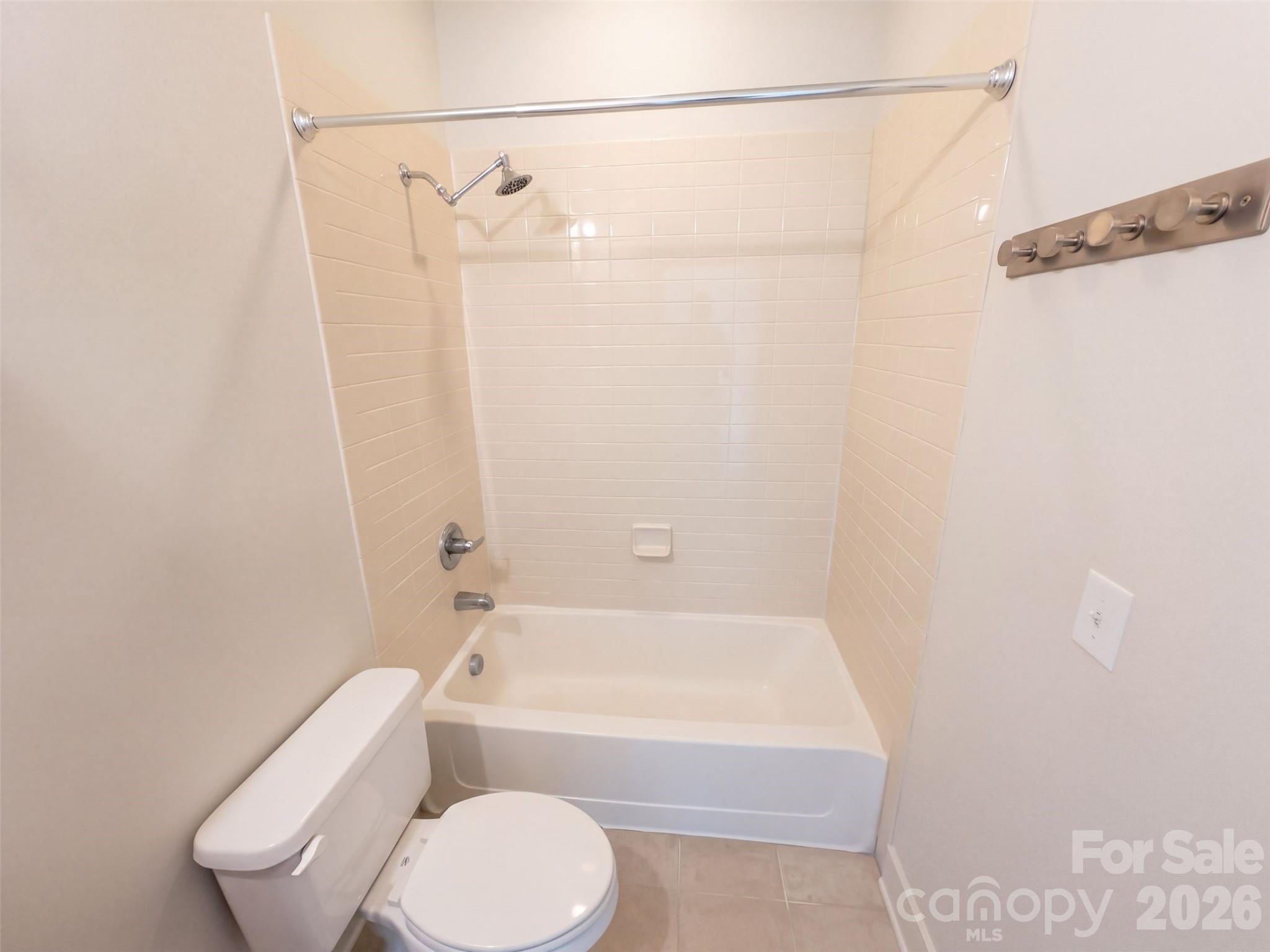 542 N Mcdowell Street Property Photo 13