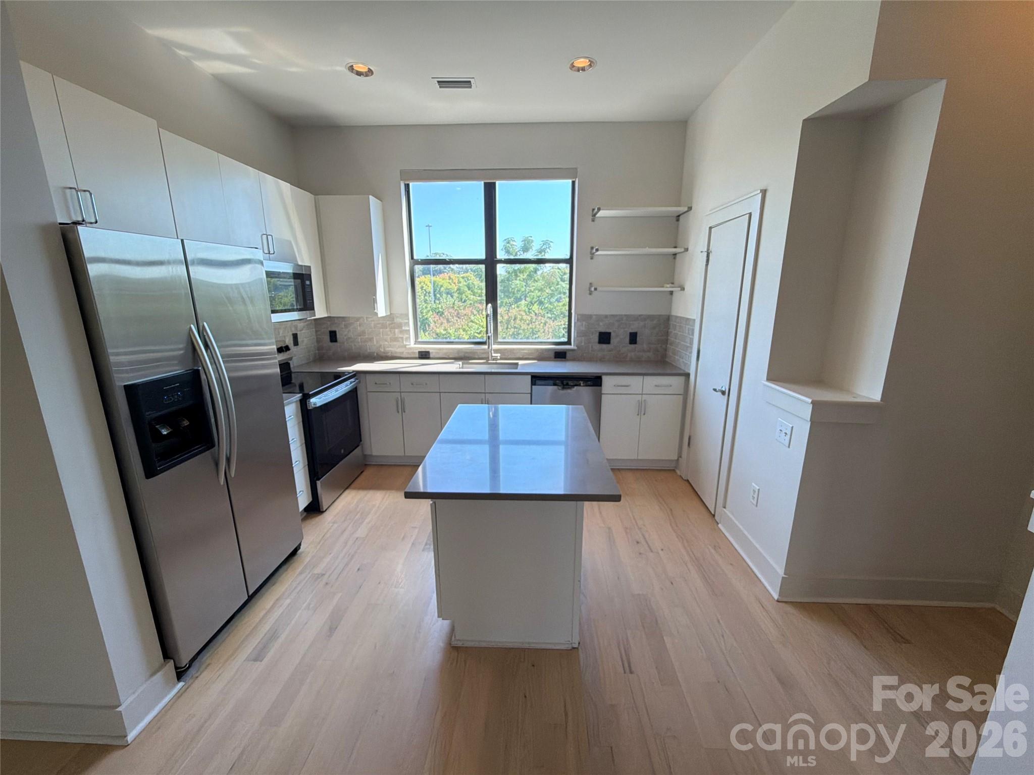 542 N Mcdowell Street Property Photo 20