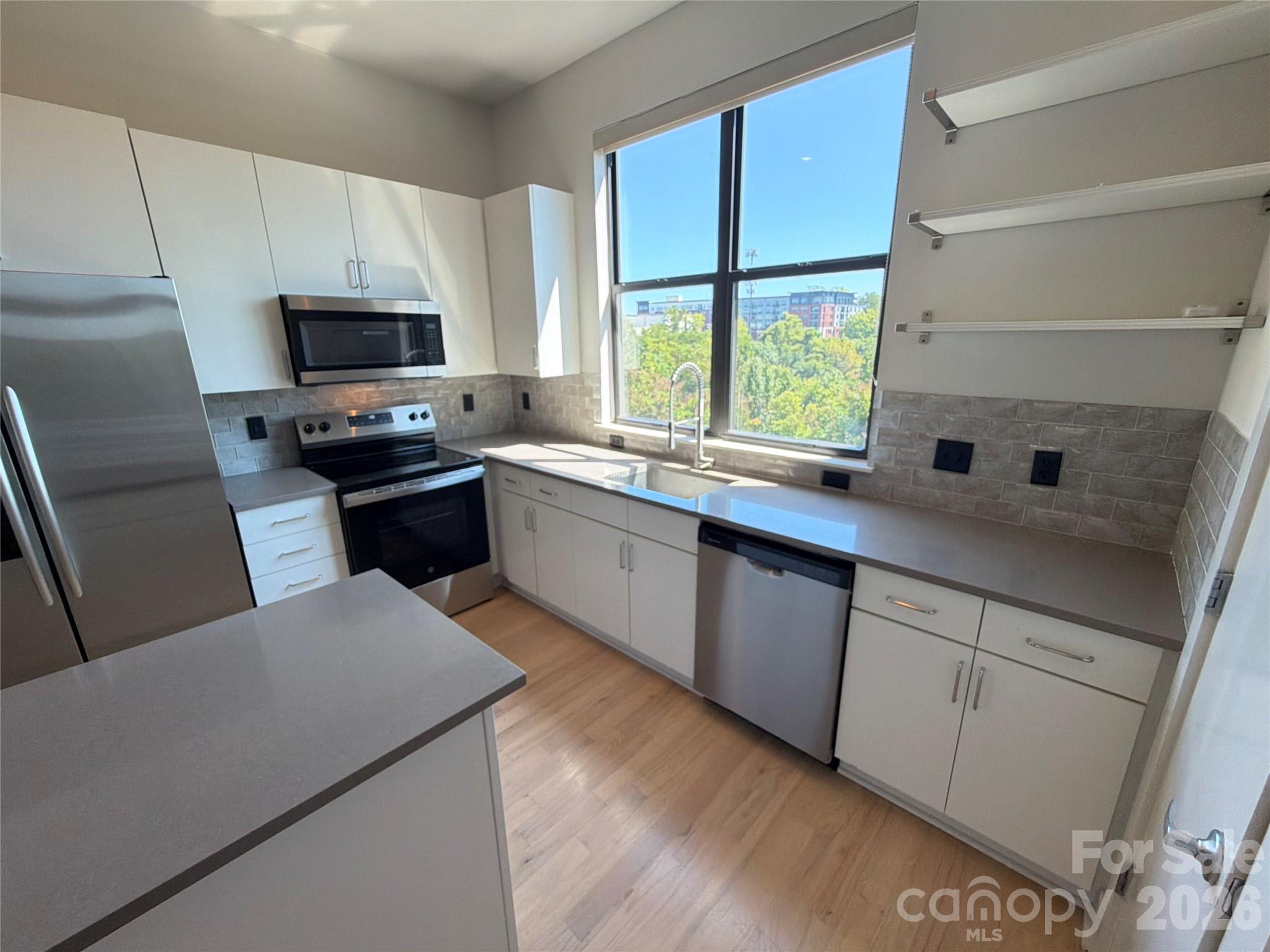 542 N Mcdowell Street Property Photo 22