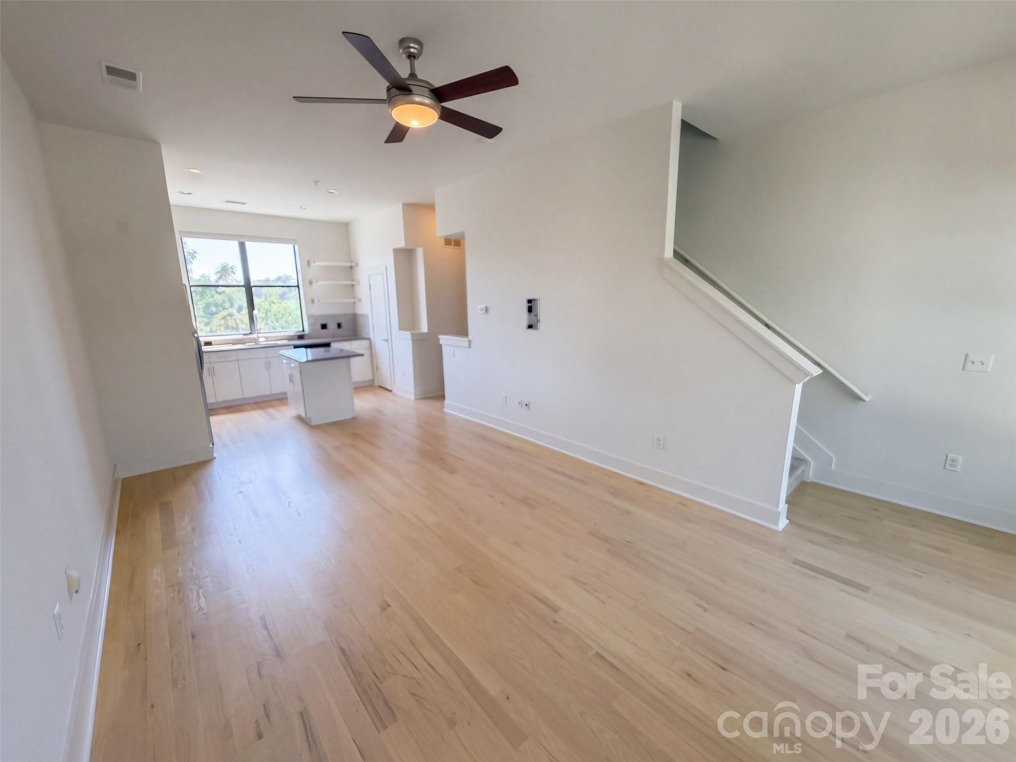 542 N Mcdowell Street Property Photo 23