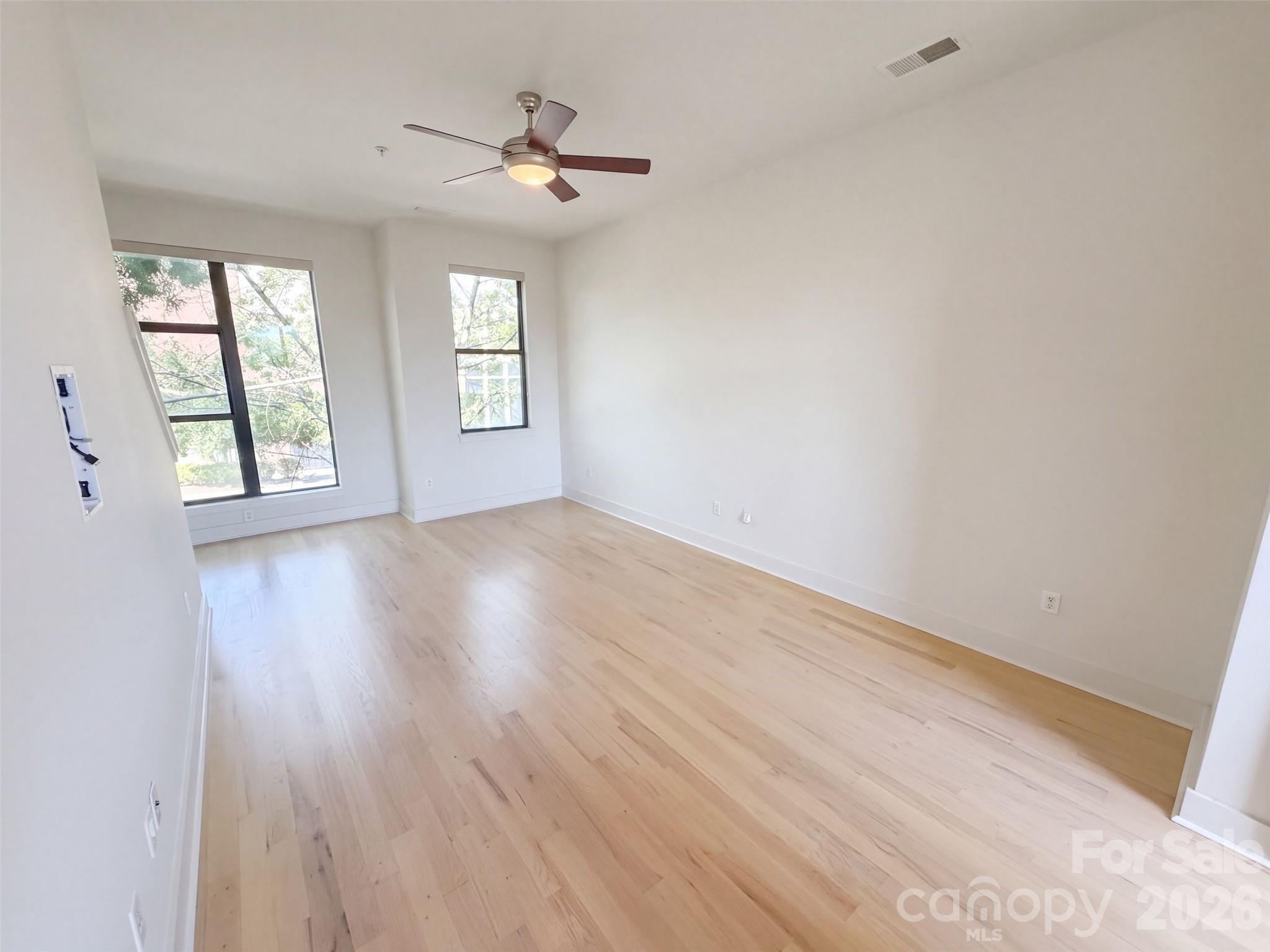 542 N Mcdowell Street Property Photo 25