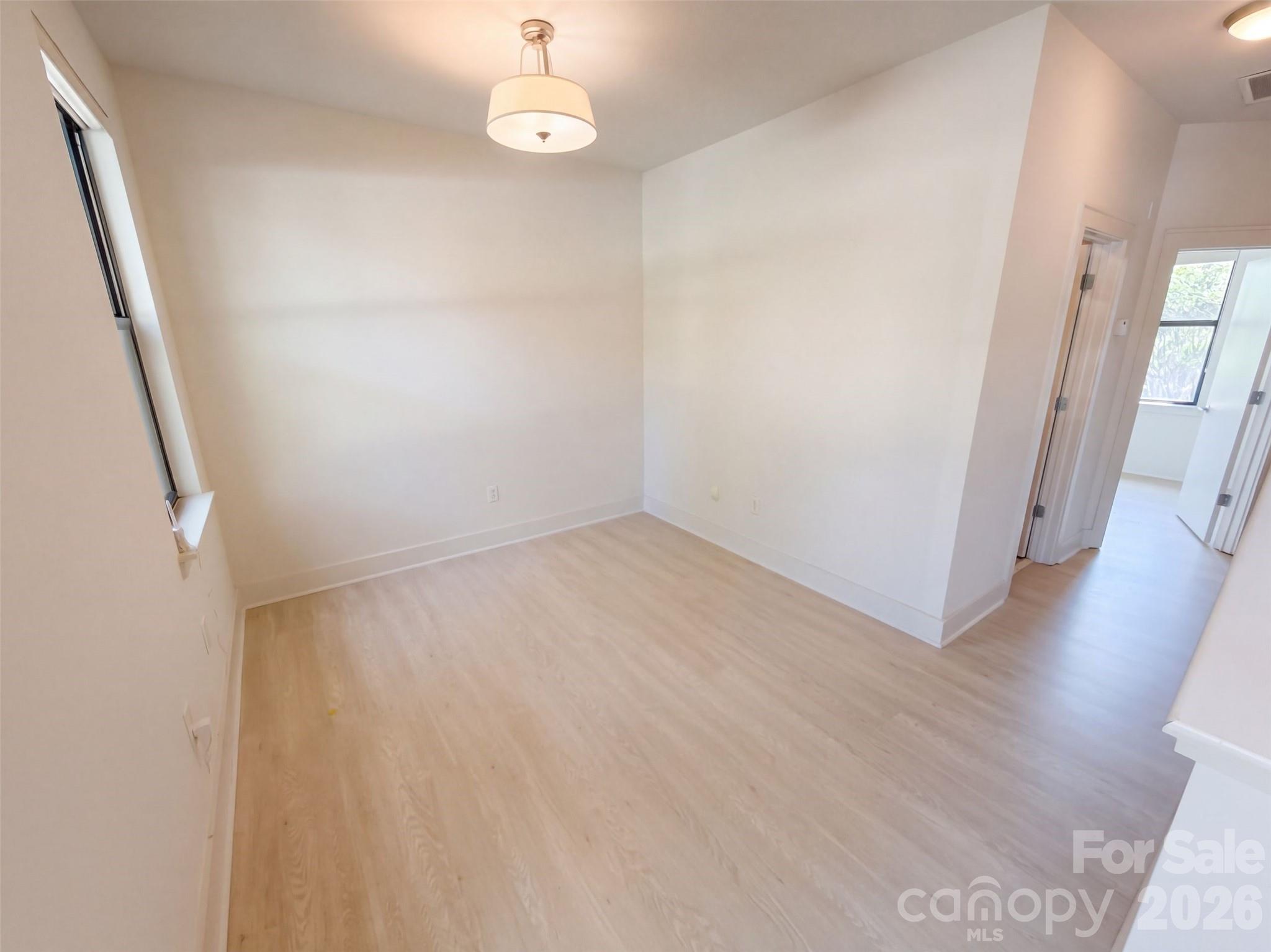 542 N Mcdowell Street Property Photo 27
