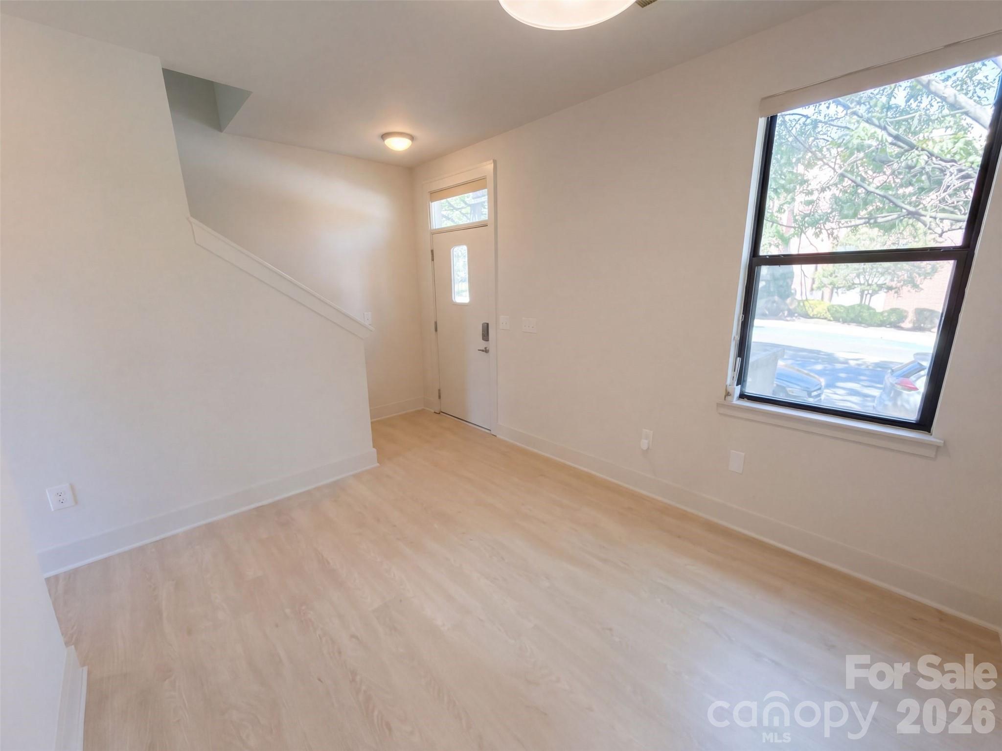 542 N Mcdowell Street Property Photo 28