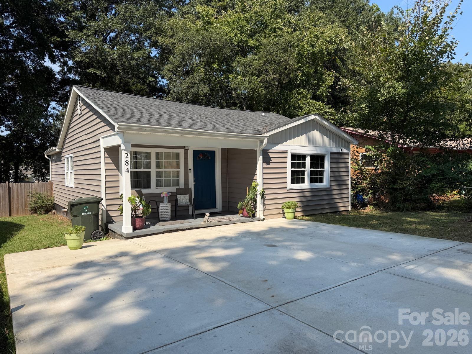 284 Salem Street Property Photo 2